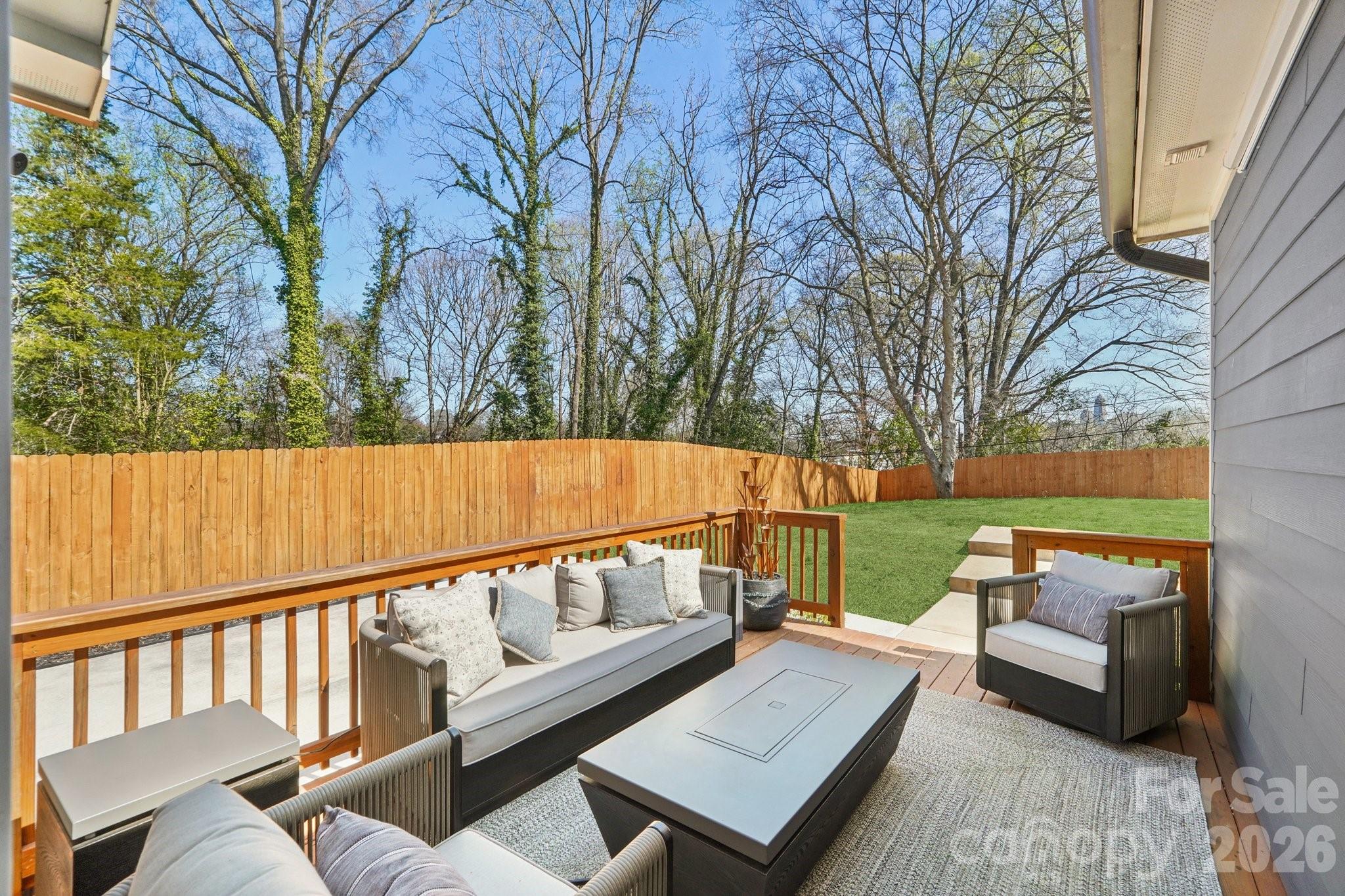 1821 Garibaldi Avenue — Charlotte