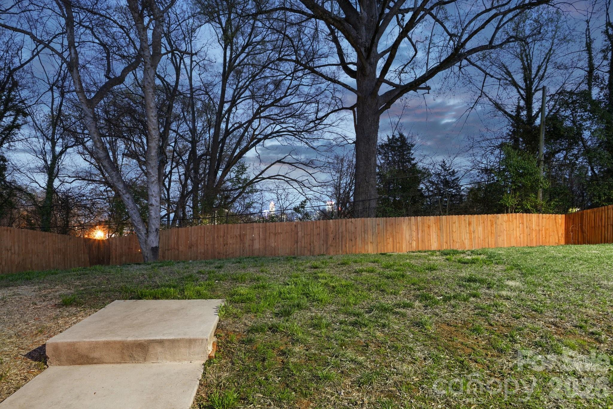 1821 Garibaldi Avenue — Charlotte