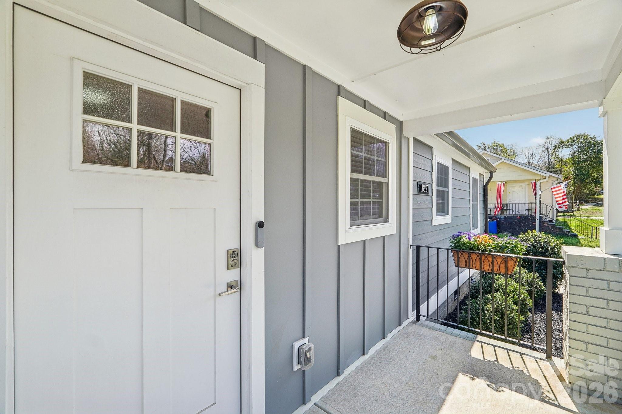 1821 Garibaldi Avenue — Charlotte