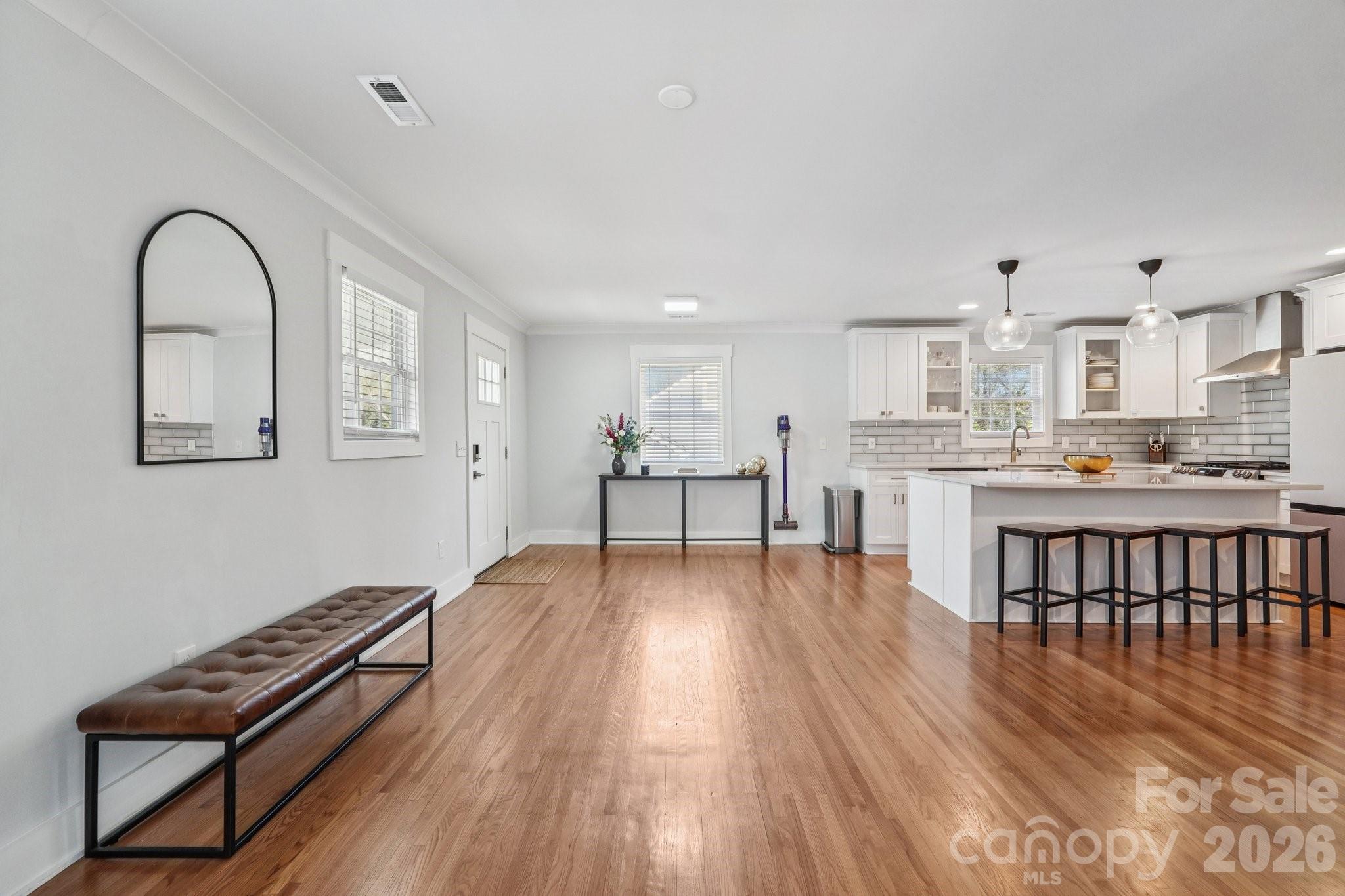 1821 Garibaldi Avenue — Charlotte
