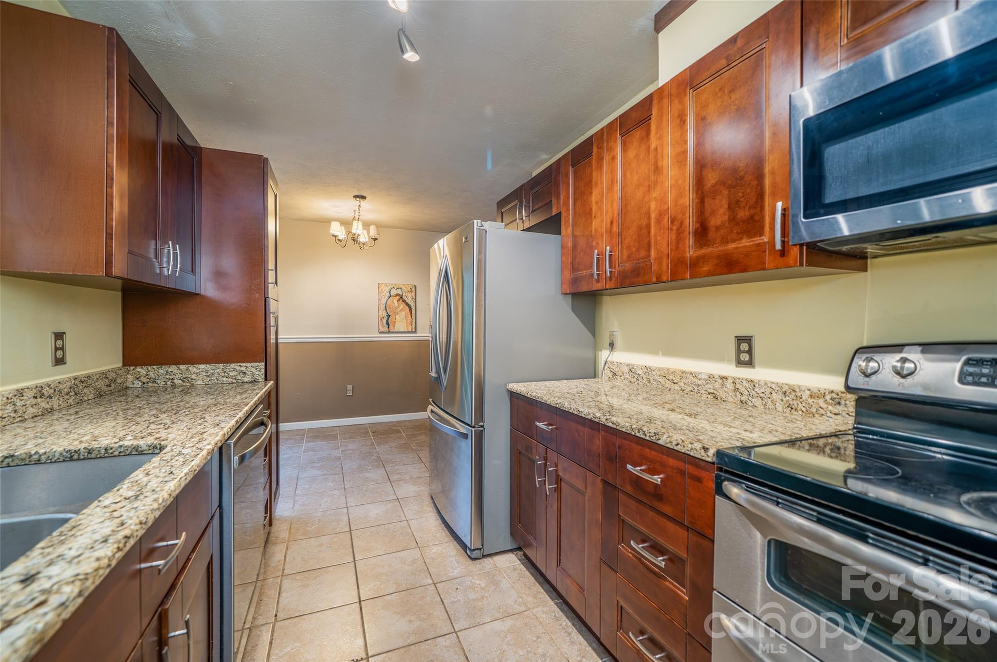 6 Hillview Circle — Asheville