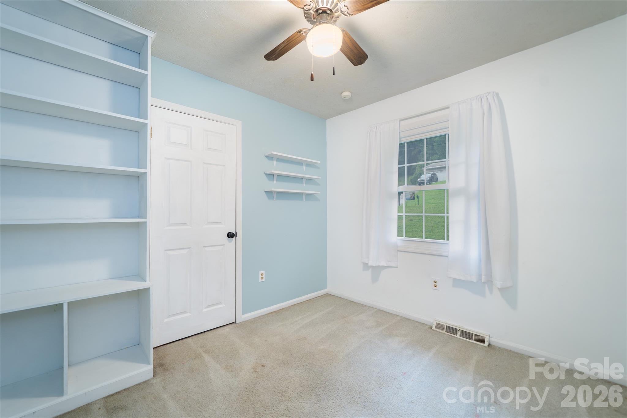 6 Hillview Circle — Asheville