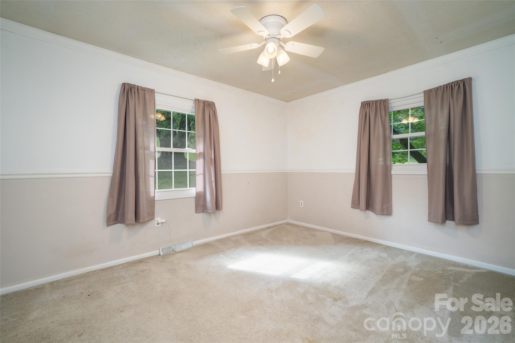 6 Hillview Circle — Asheville