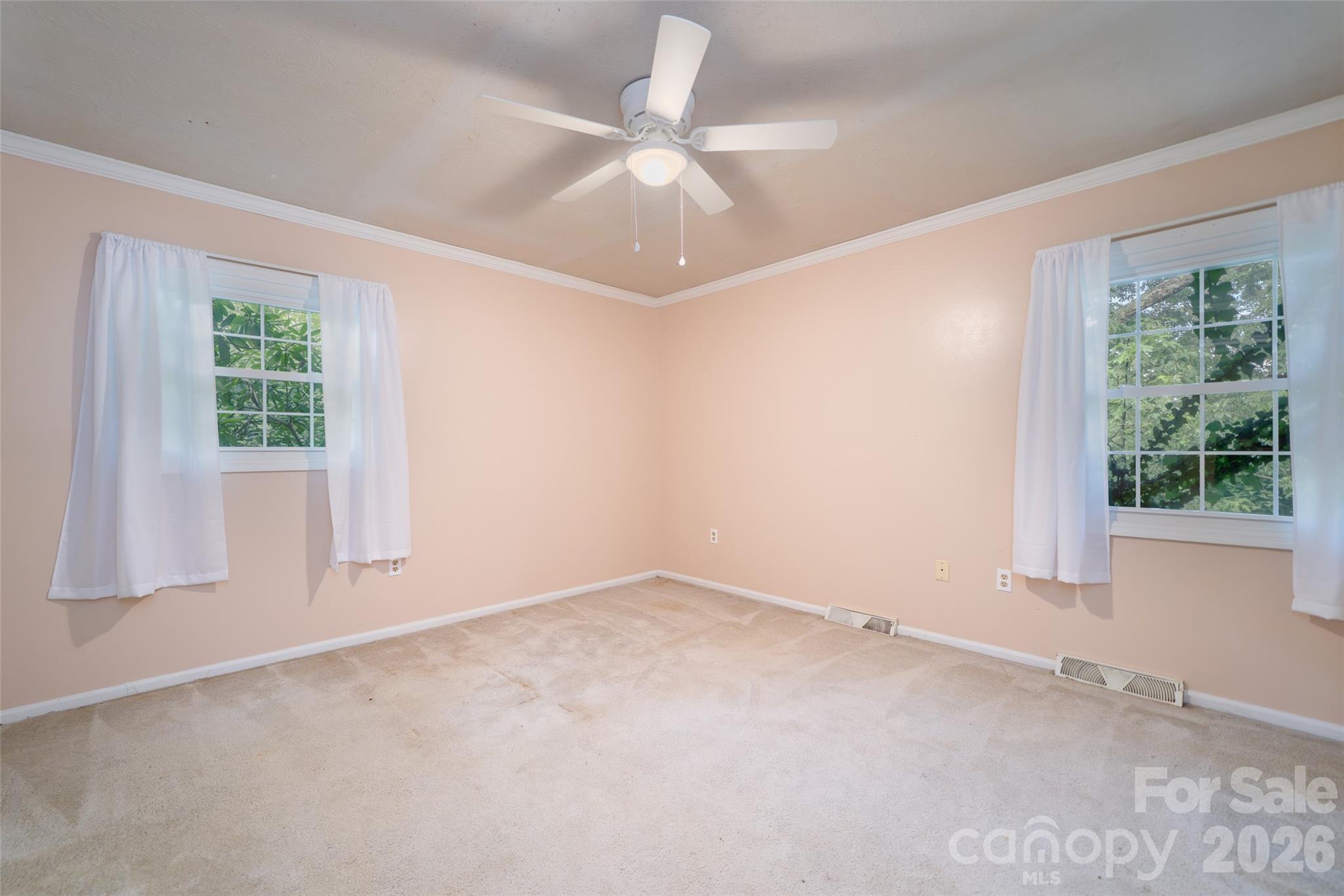 6 Hillview Circle — Asheville