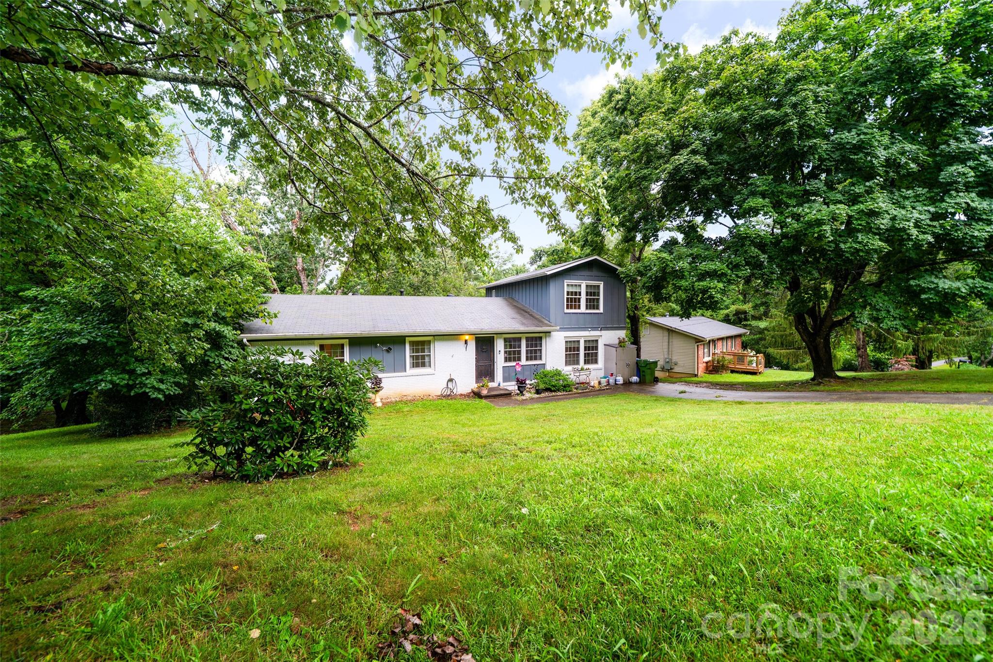 6 Hillview Circle — Asheville