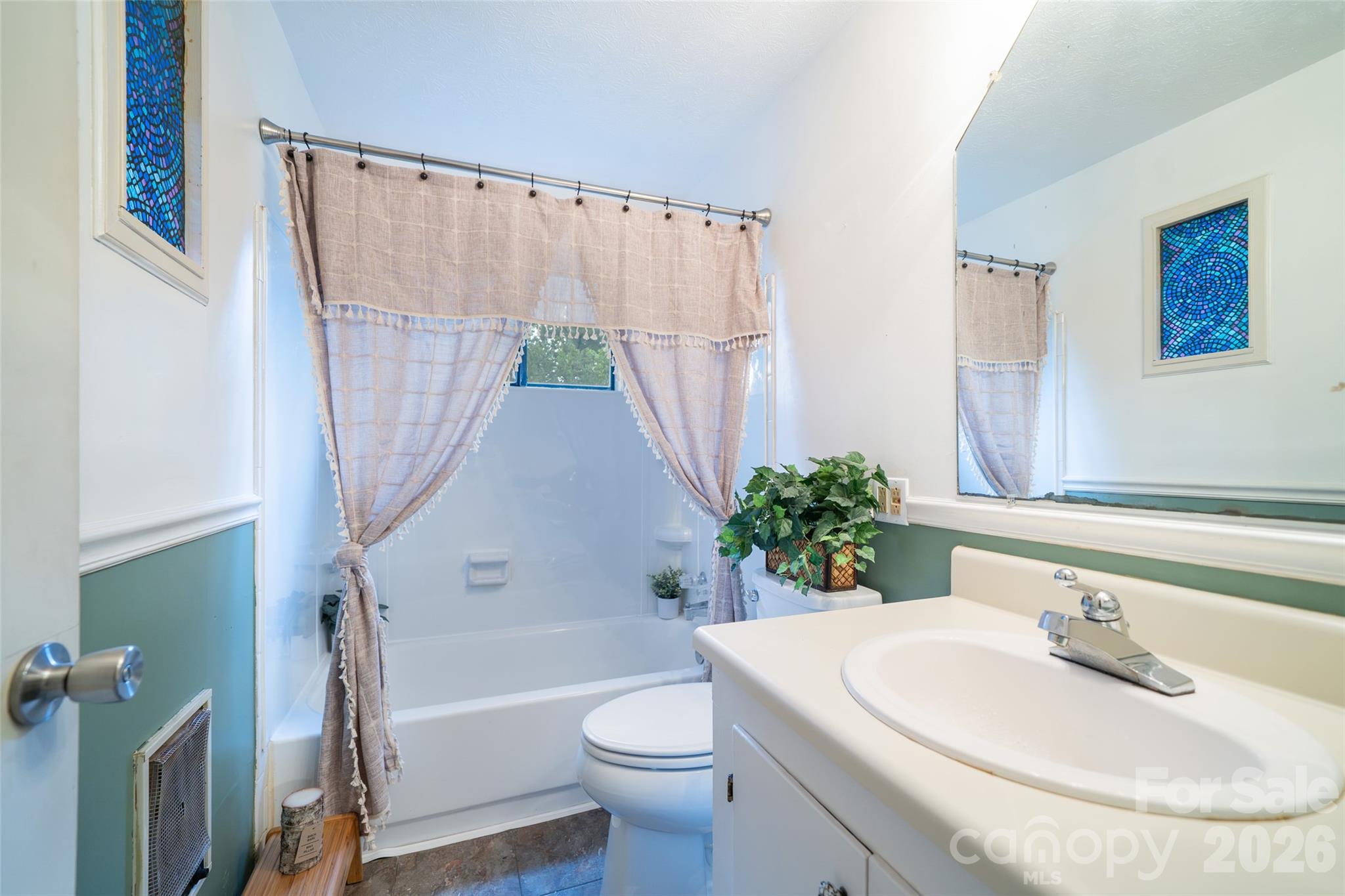 6 Hillview Circle — Asheville