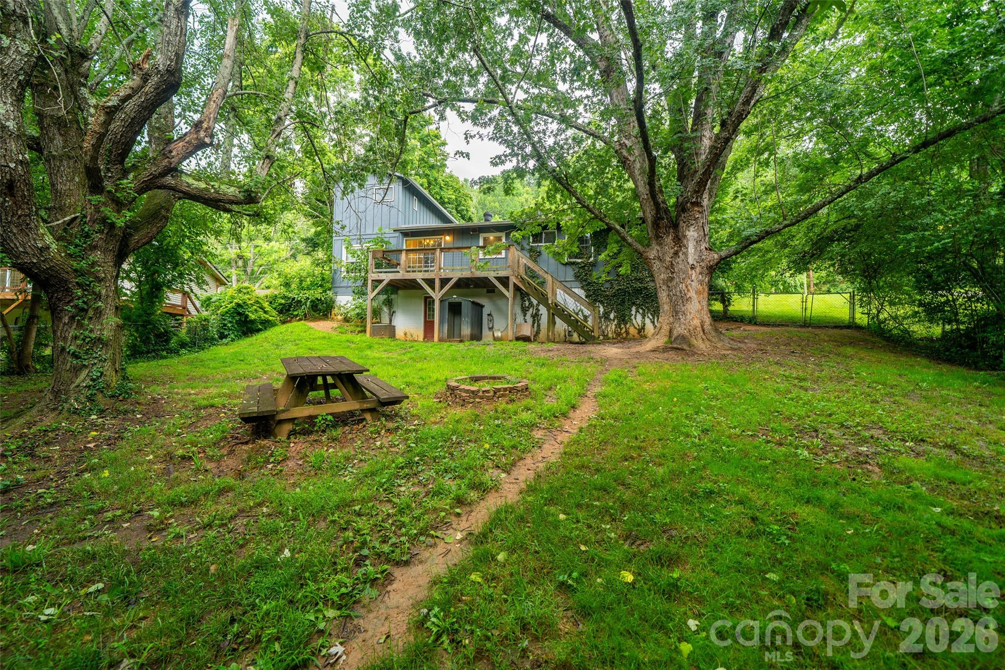 6 Hillview Circle — Asheville