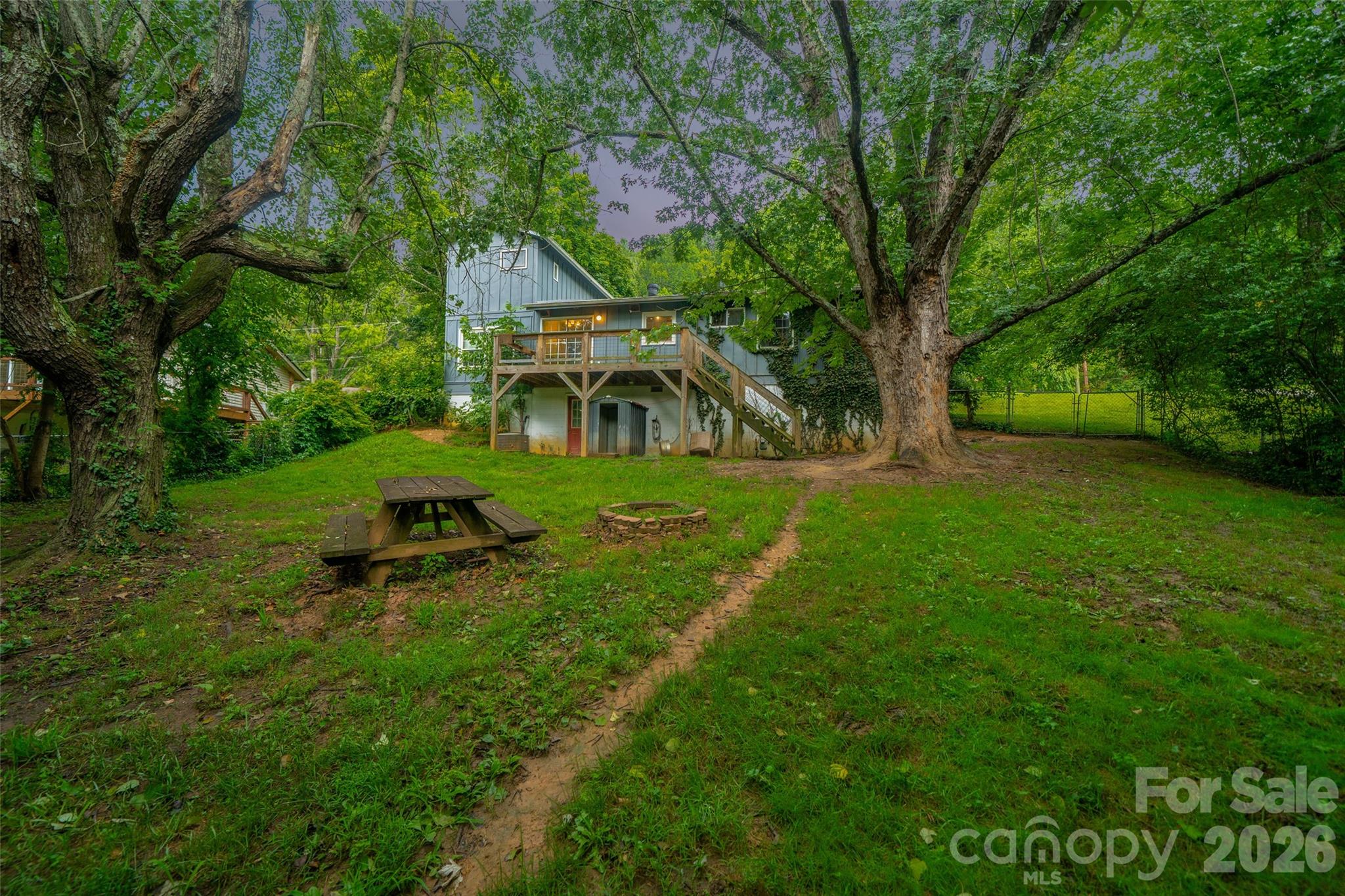 6 Hillview Circle — Asheville
