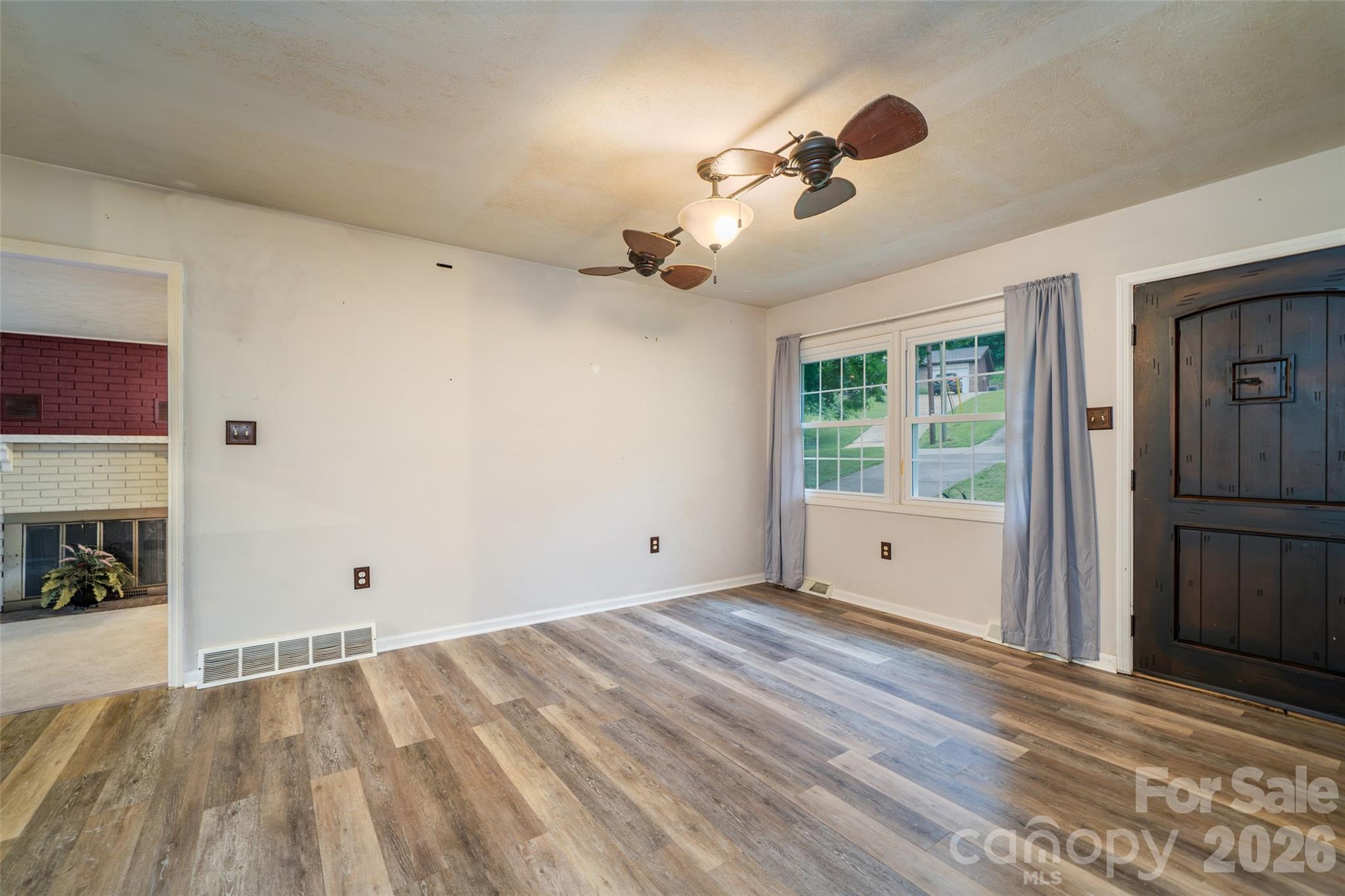 6 Hillview Circle — Asheville