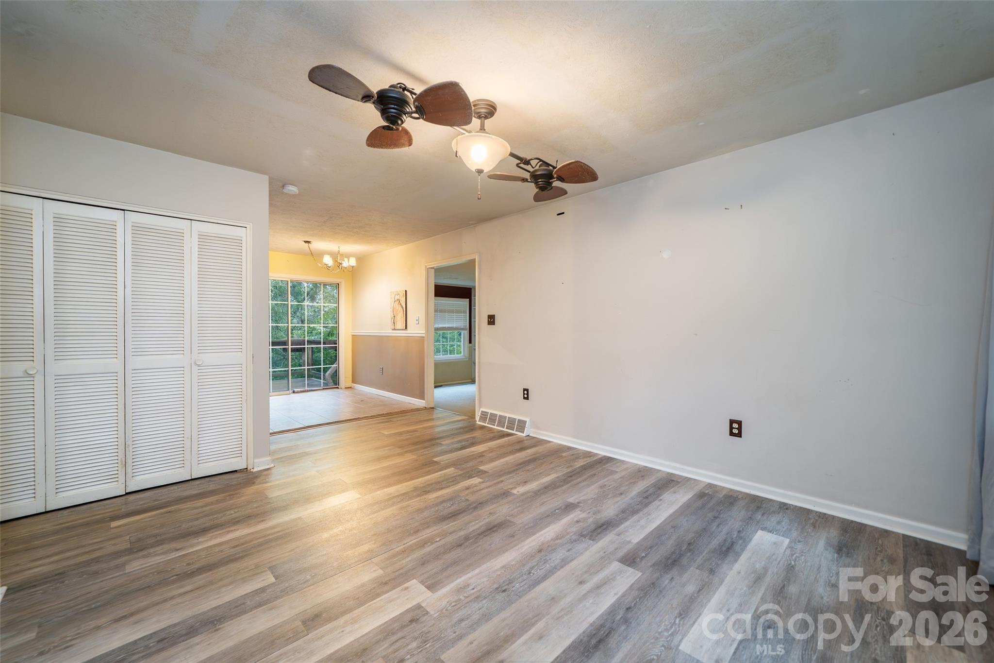 6 Hillview Circle — Asheville