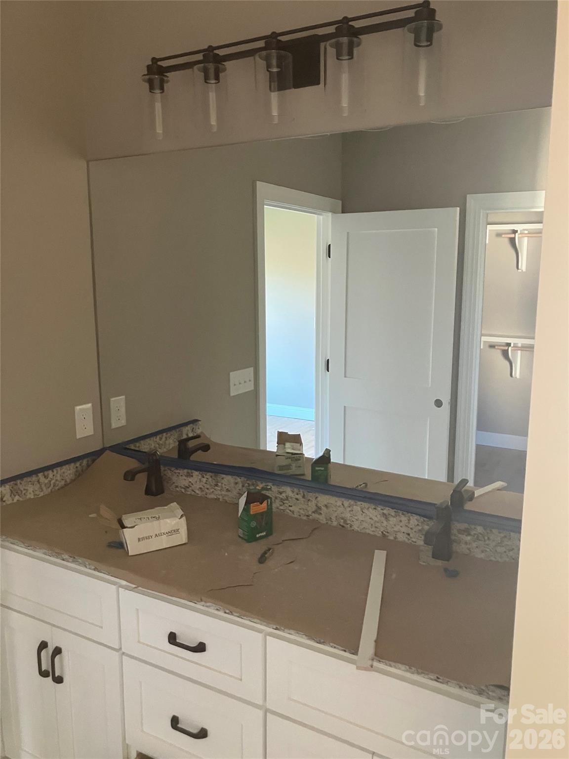 4952 Southview Drive — Hickory