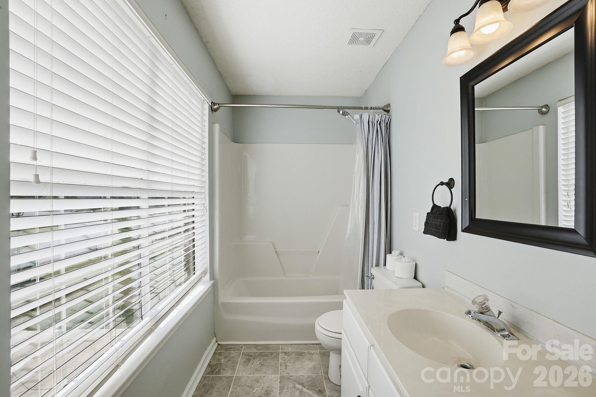 236 Aylesbury Lane — Indian Trail