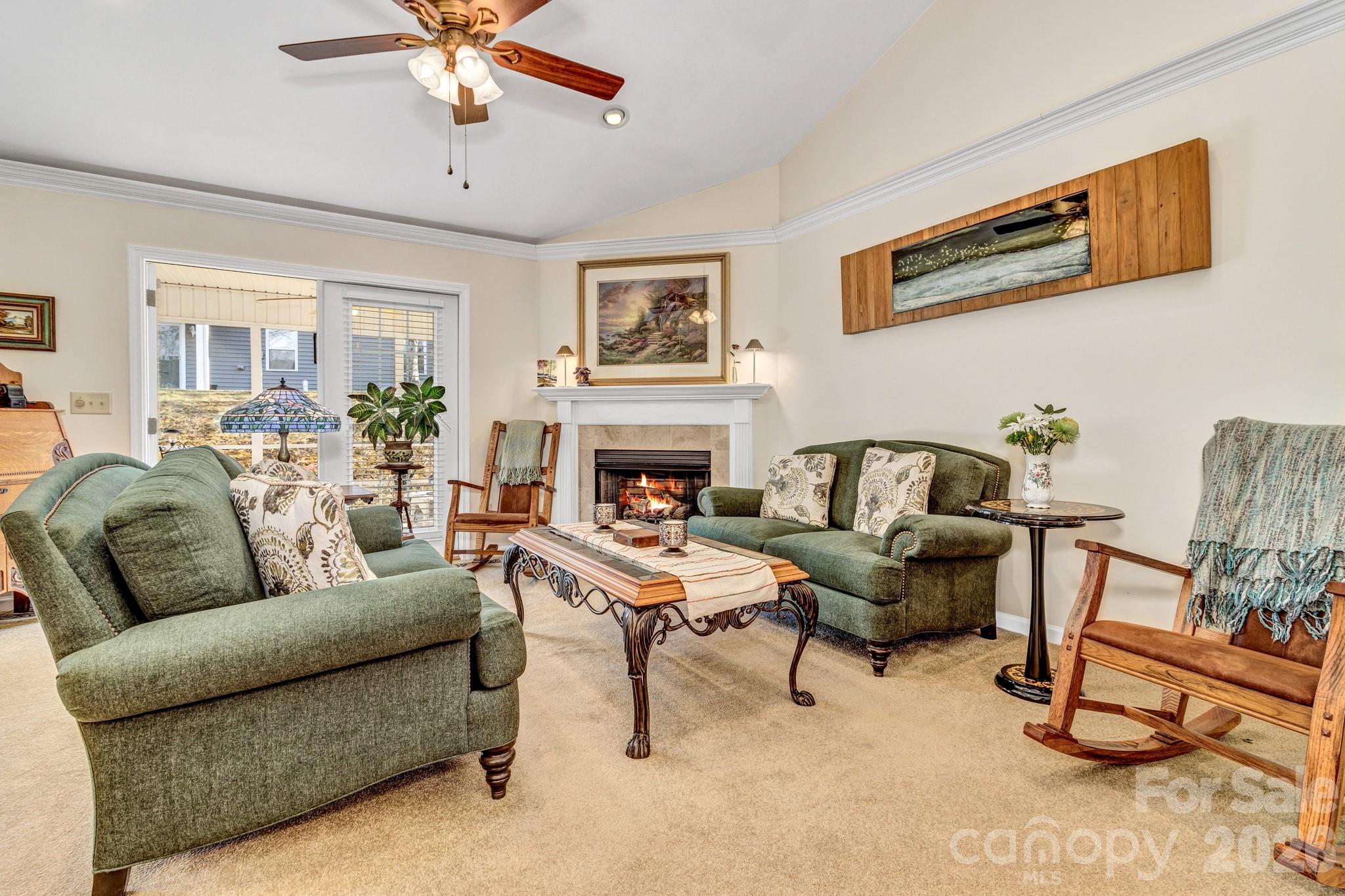 333 Charlestown Drive — Hendersonville