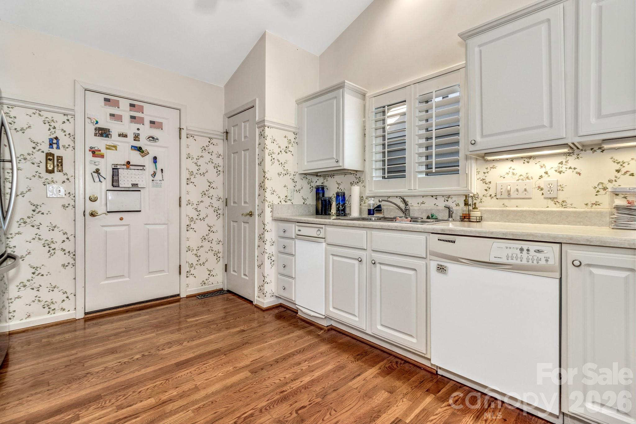 333 Charlestown Drive — Hendersonville