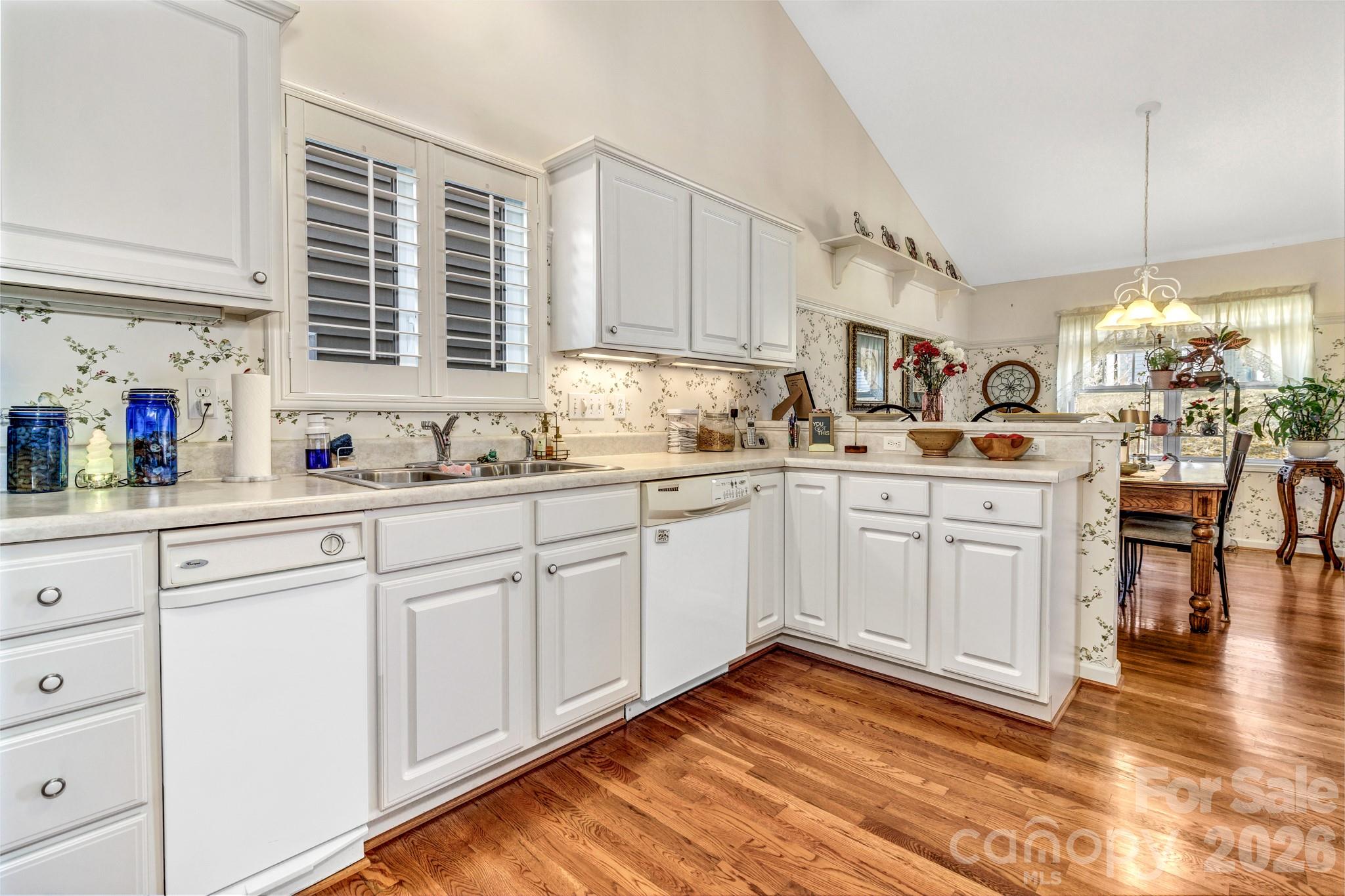 333 Charlestown Drive — Hendersonville