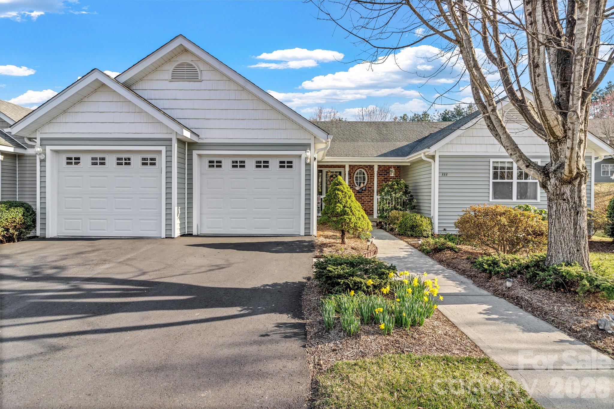 333 Charlestown Drive — Hendersonville