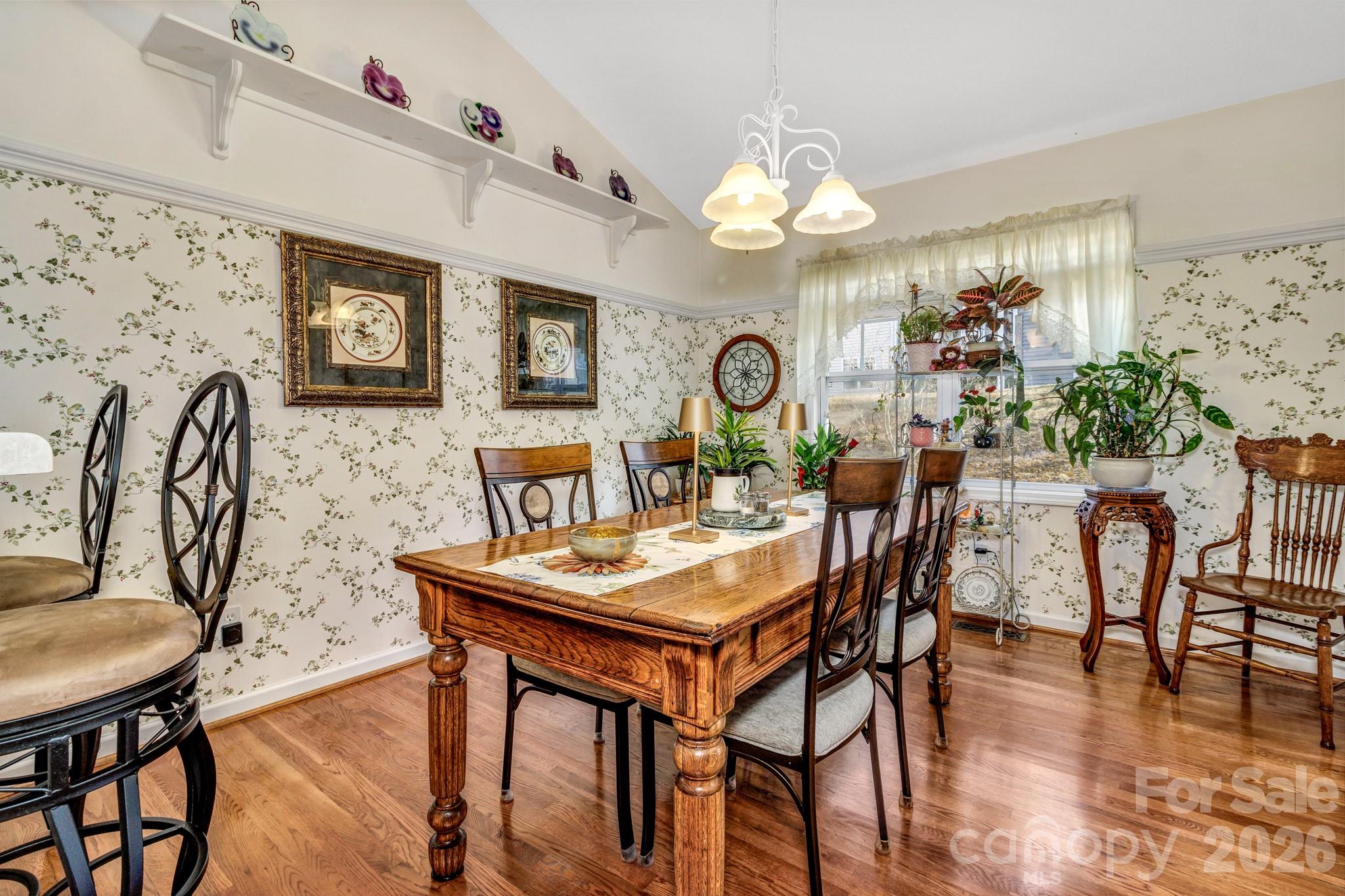 333 Charlestown Drive — Hendersonville