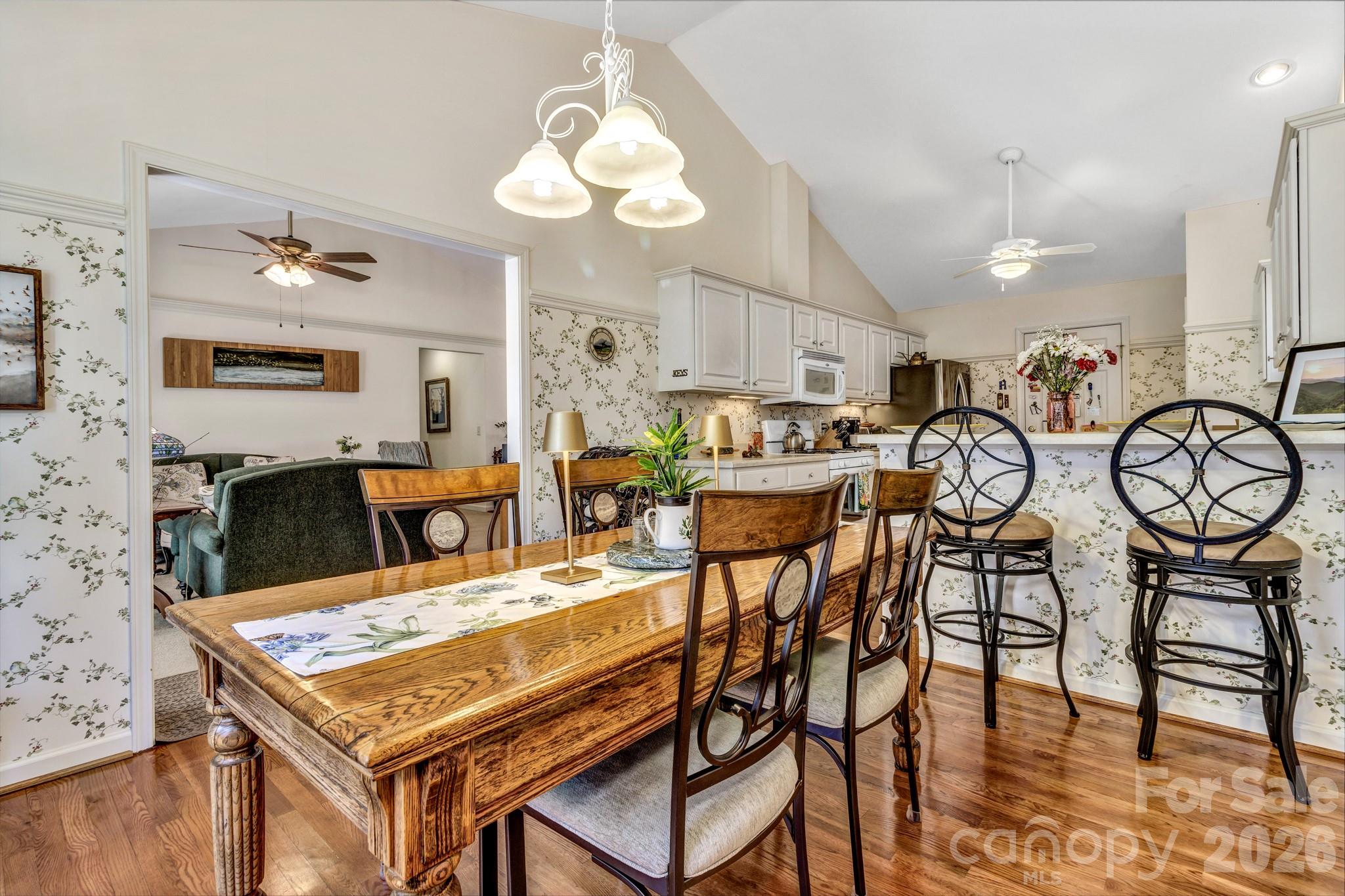 333 Charlestown Drive — Hendersonville