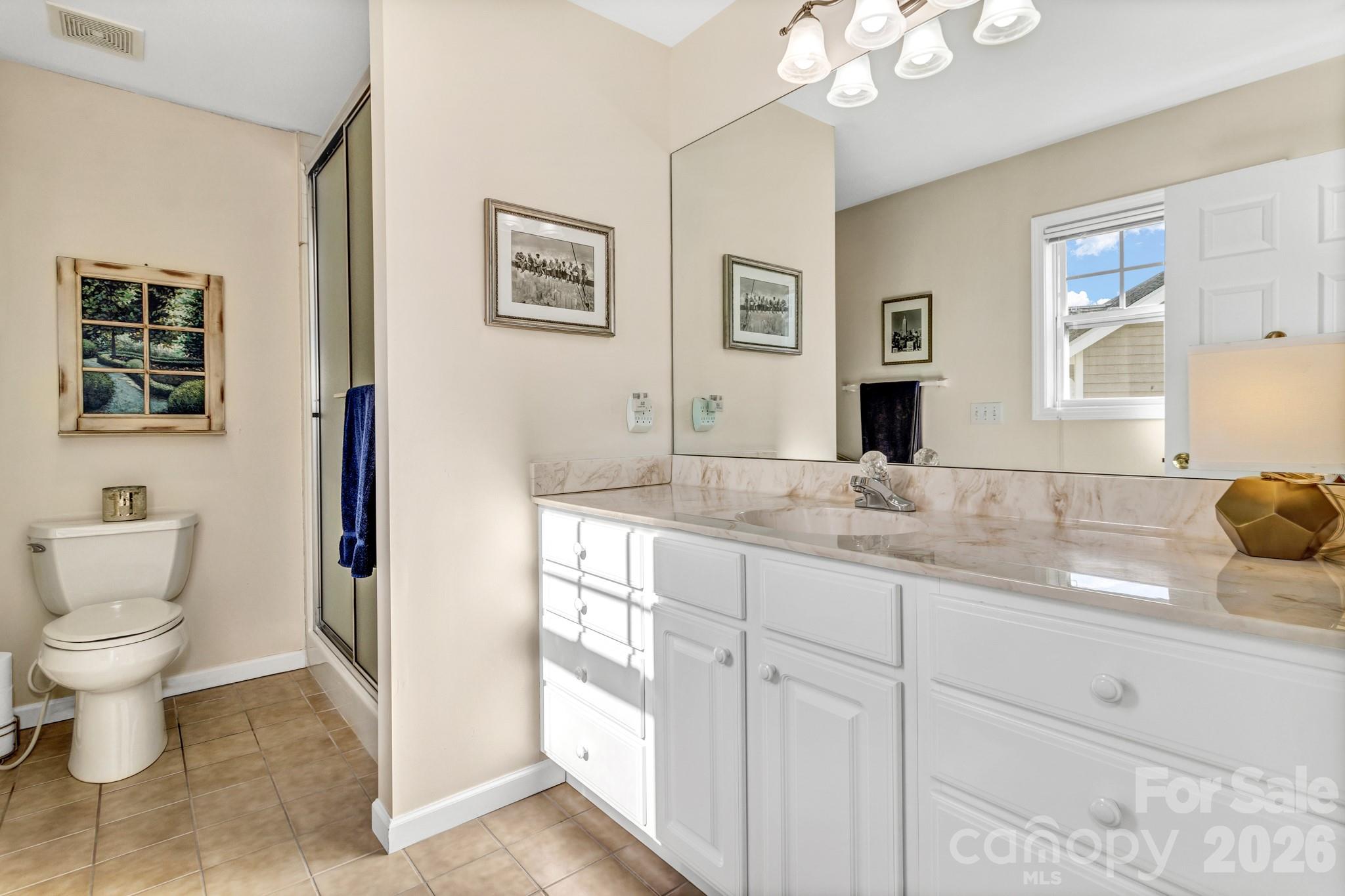 333 Charlestown Drive — Hendersonville