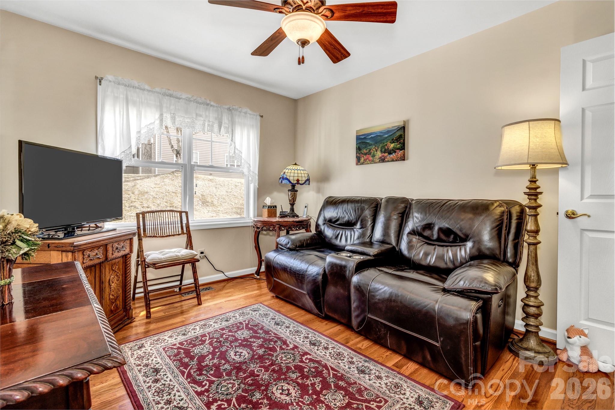 333 Charlestown Drive — Hendersonville
