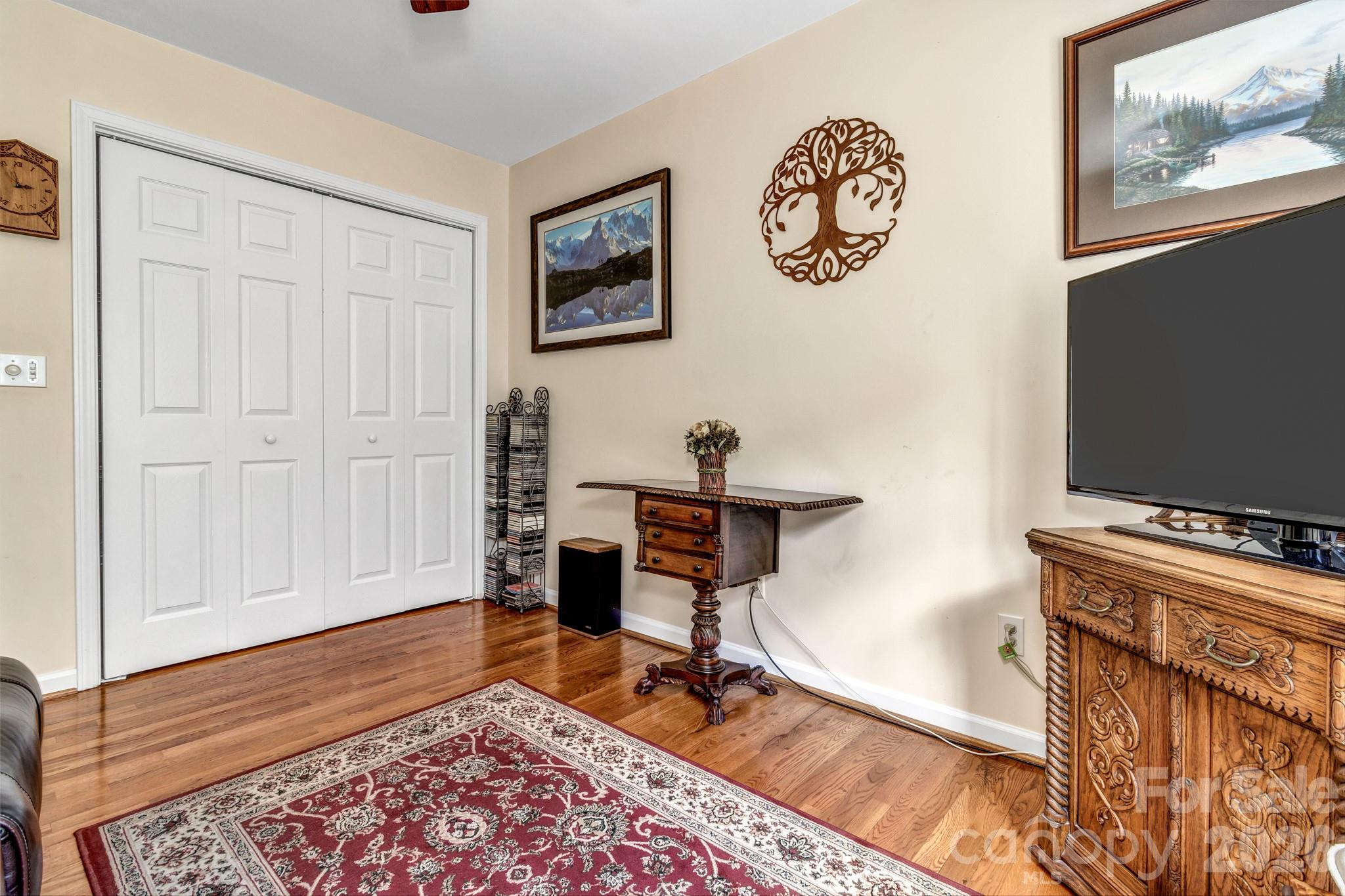 333 Charlestown Drive — Hendersonville