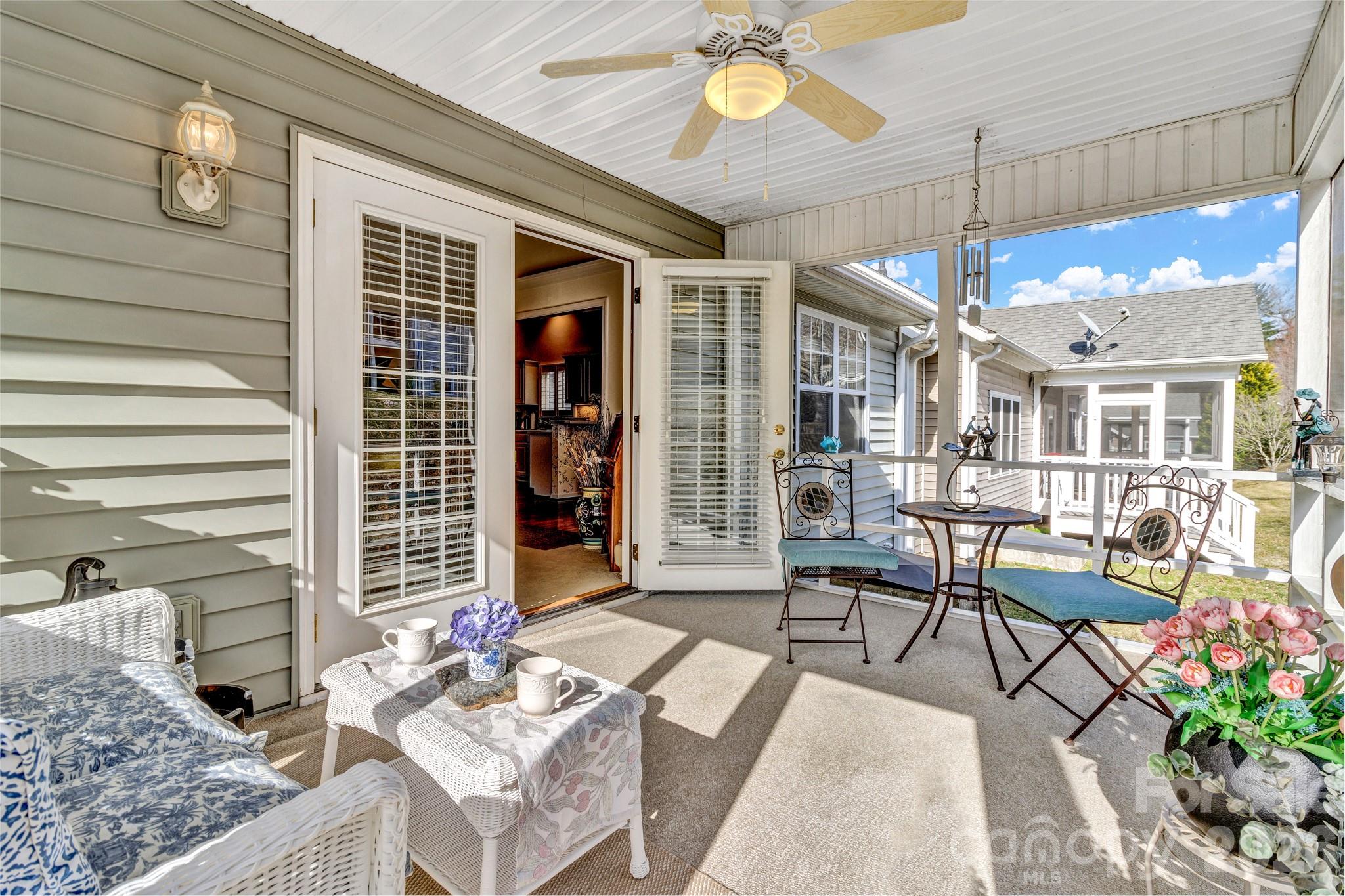 333 Charlestown Drive — Hendersonville