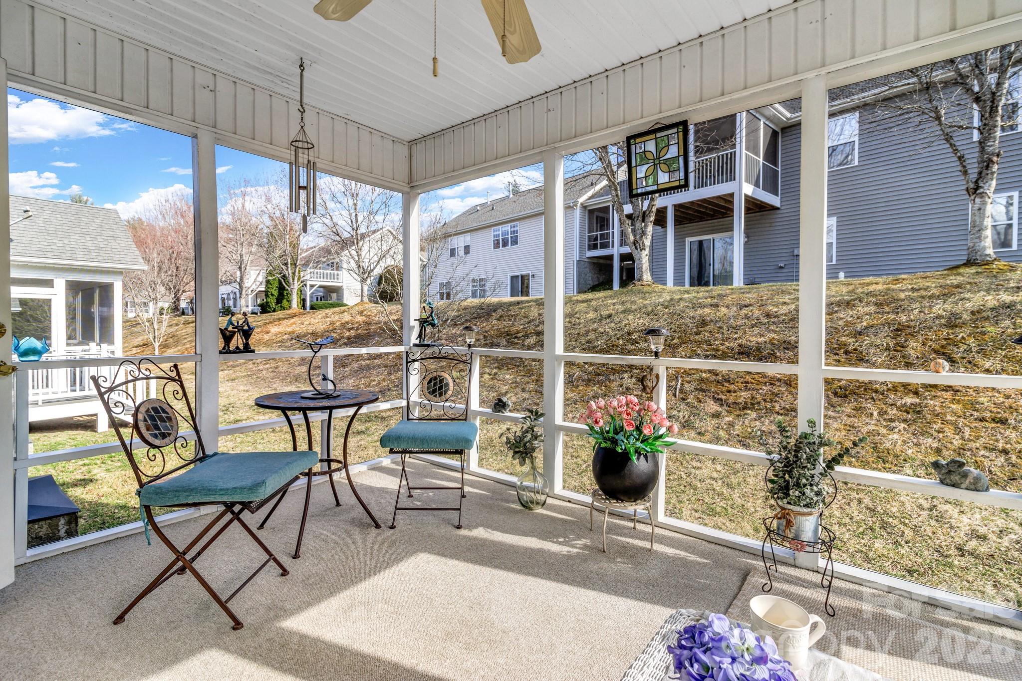 333 Charlestown Drive — Hendersonville