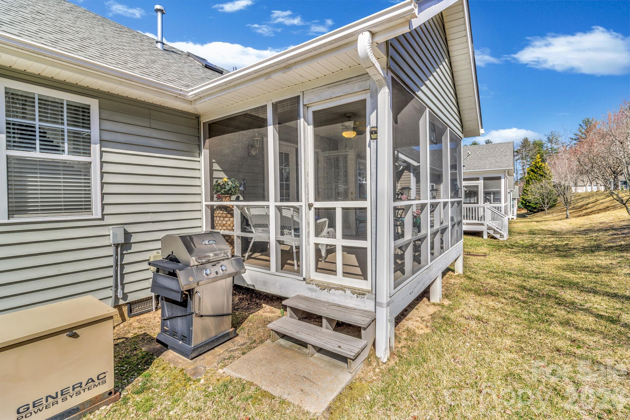 333 Charlestown Drive — Hendersonville