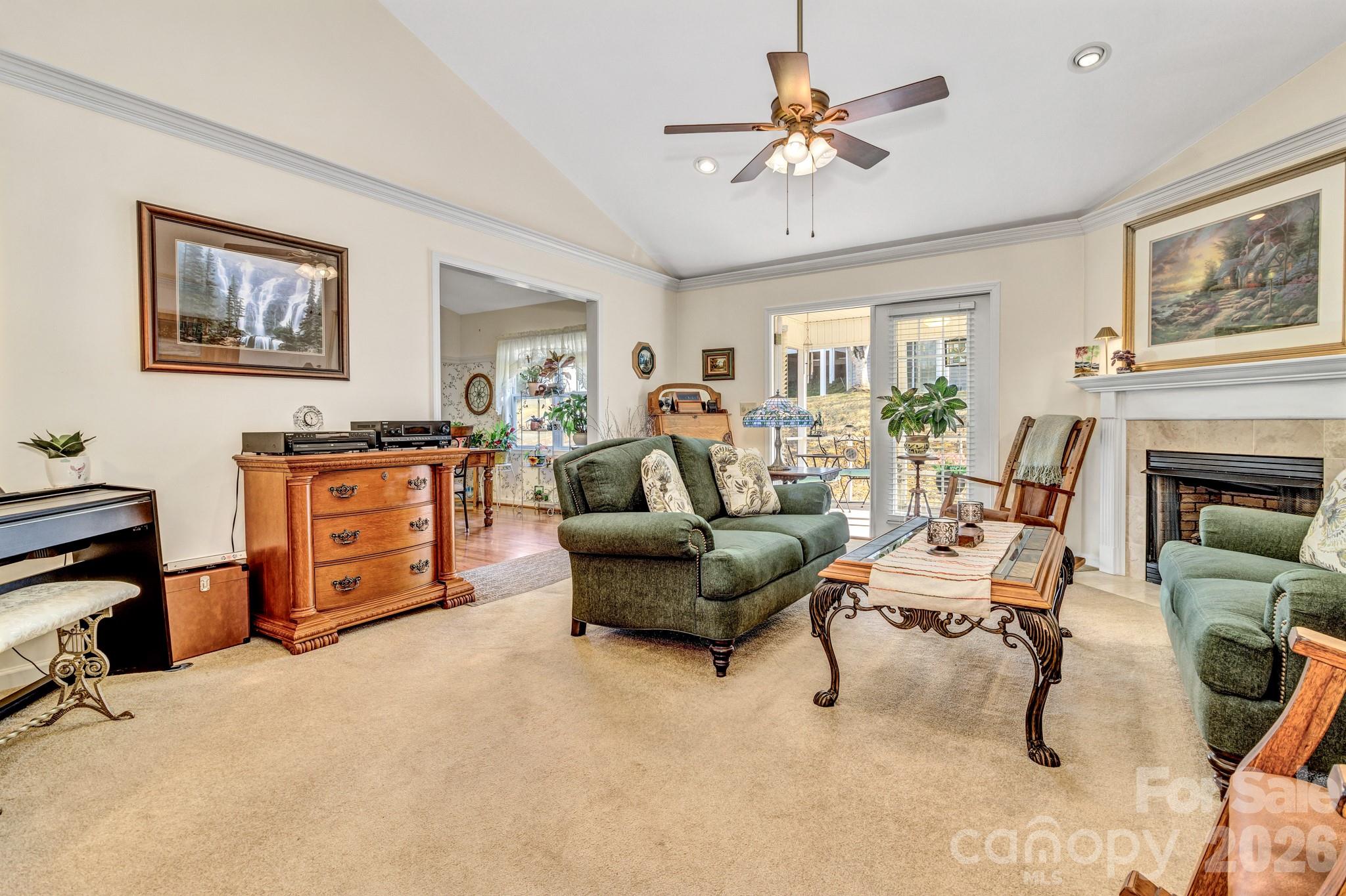 333 Charlestown Drive — Hendersonville