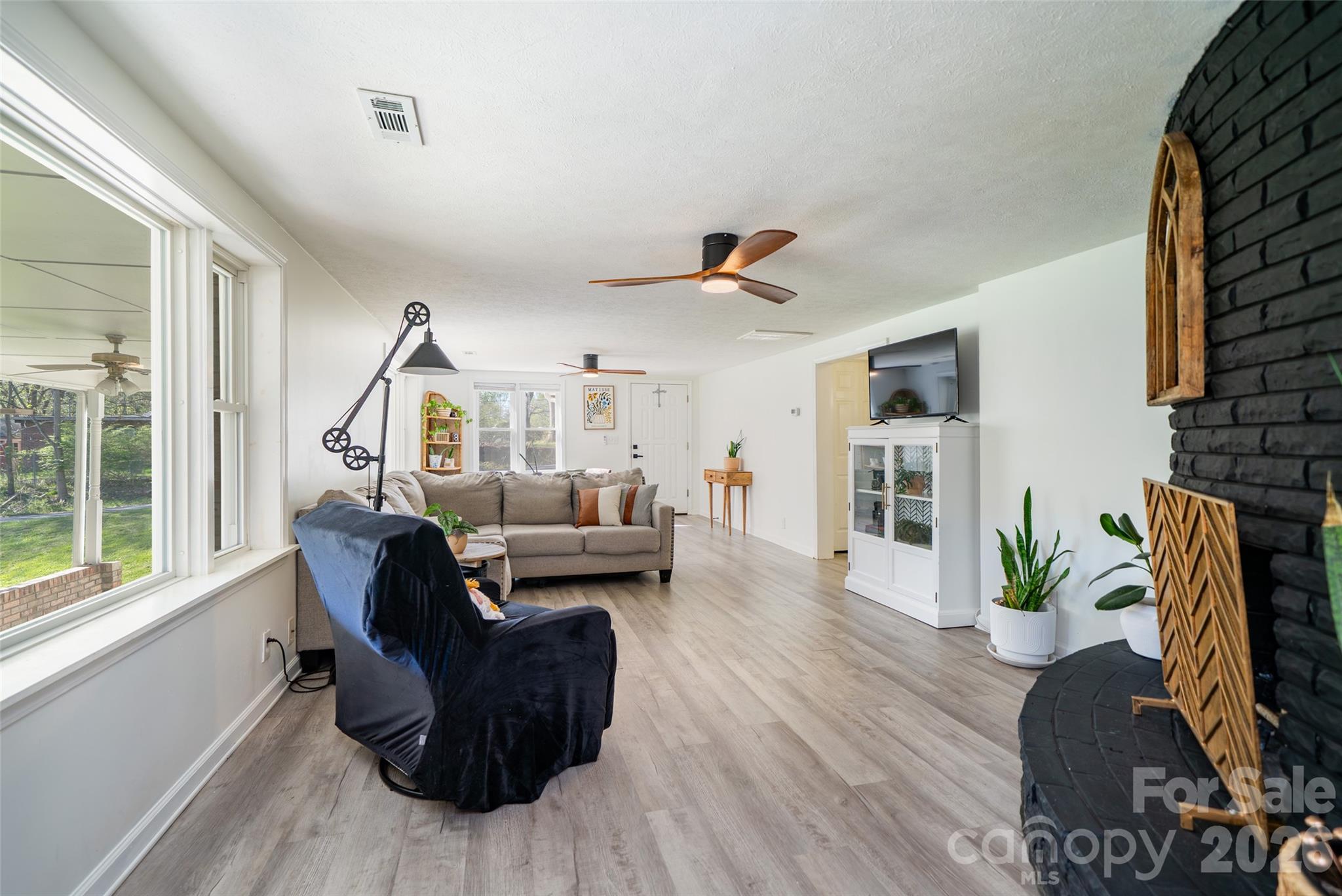 913 Dorothy Street — Hendersonville