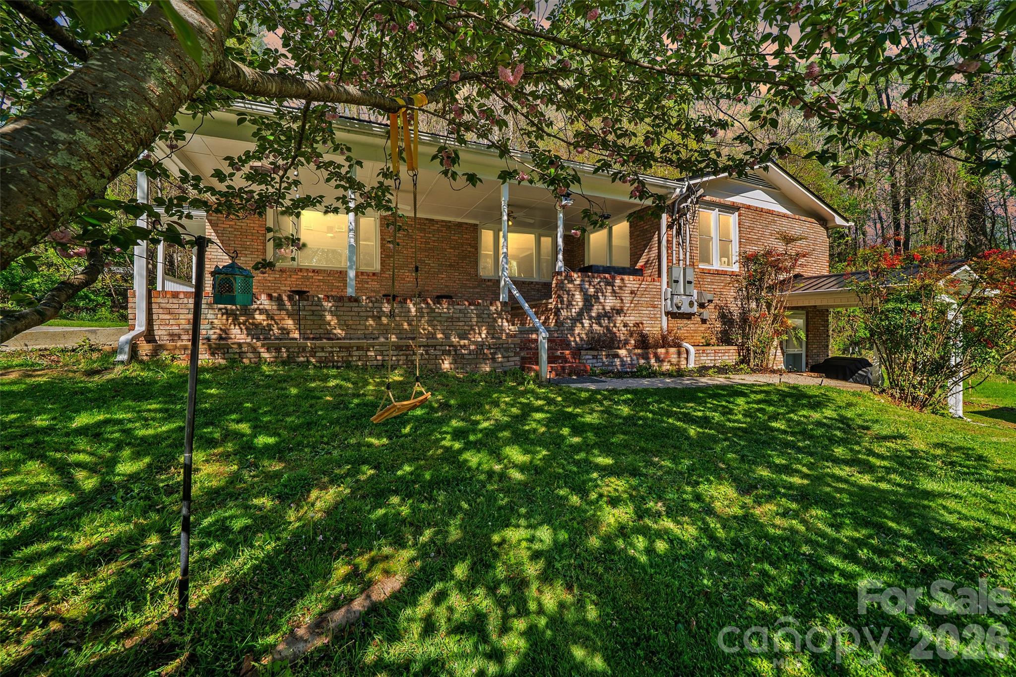 913 Dorothy Street — Hendersonville