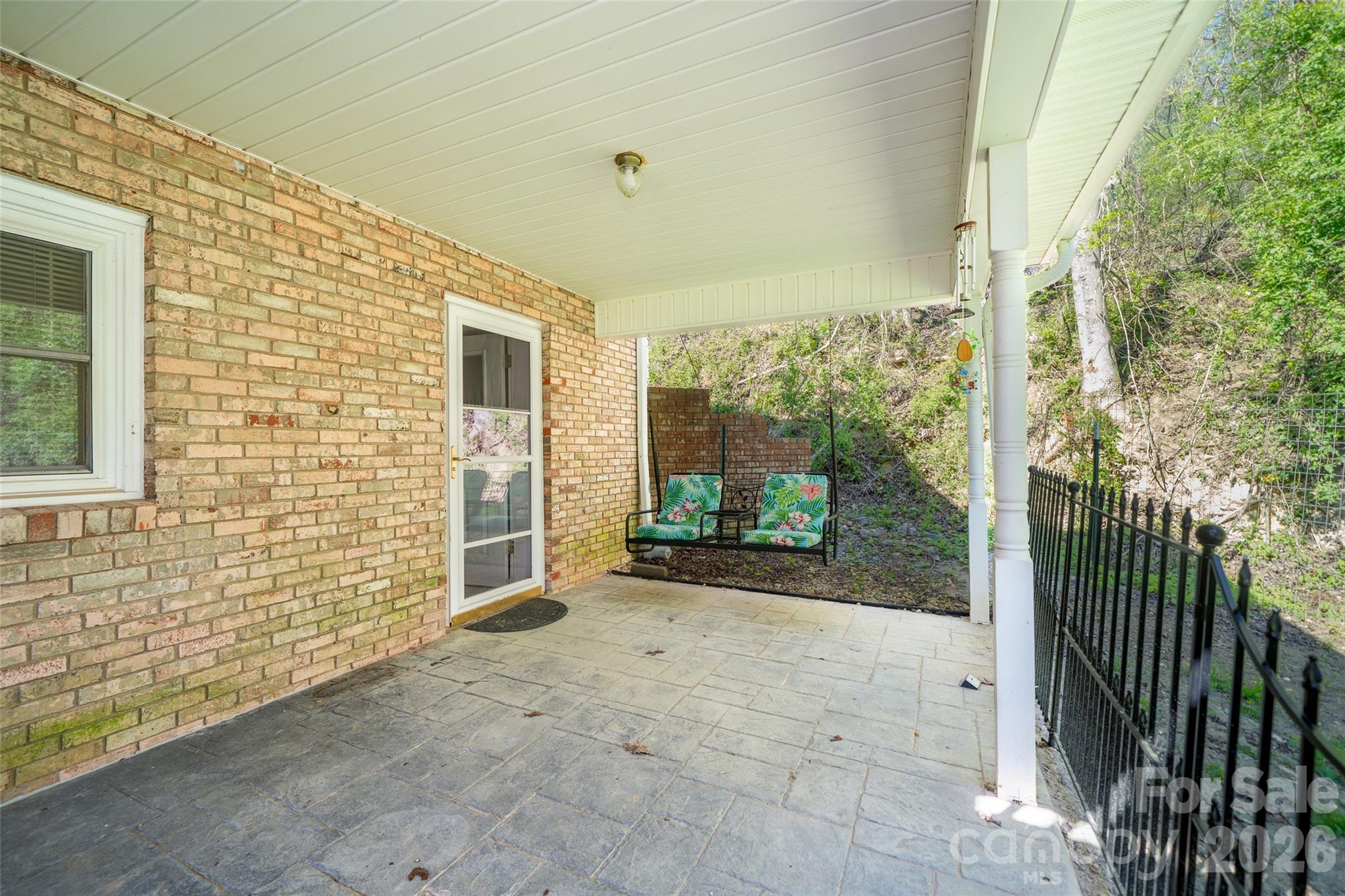 913 Dorothy Street — Hendersonville