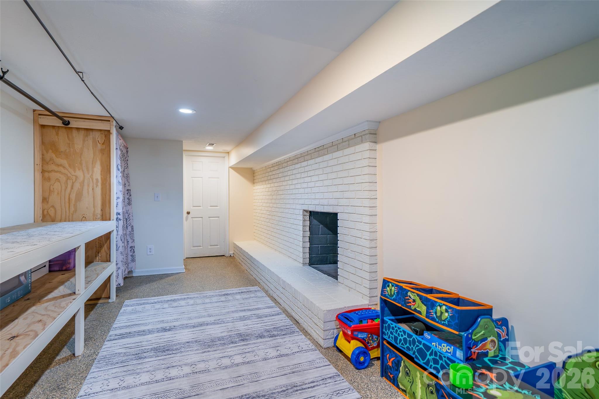 913 Dorothy Street — Hendersonville
