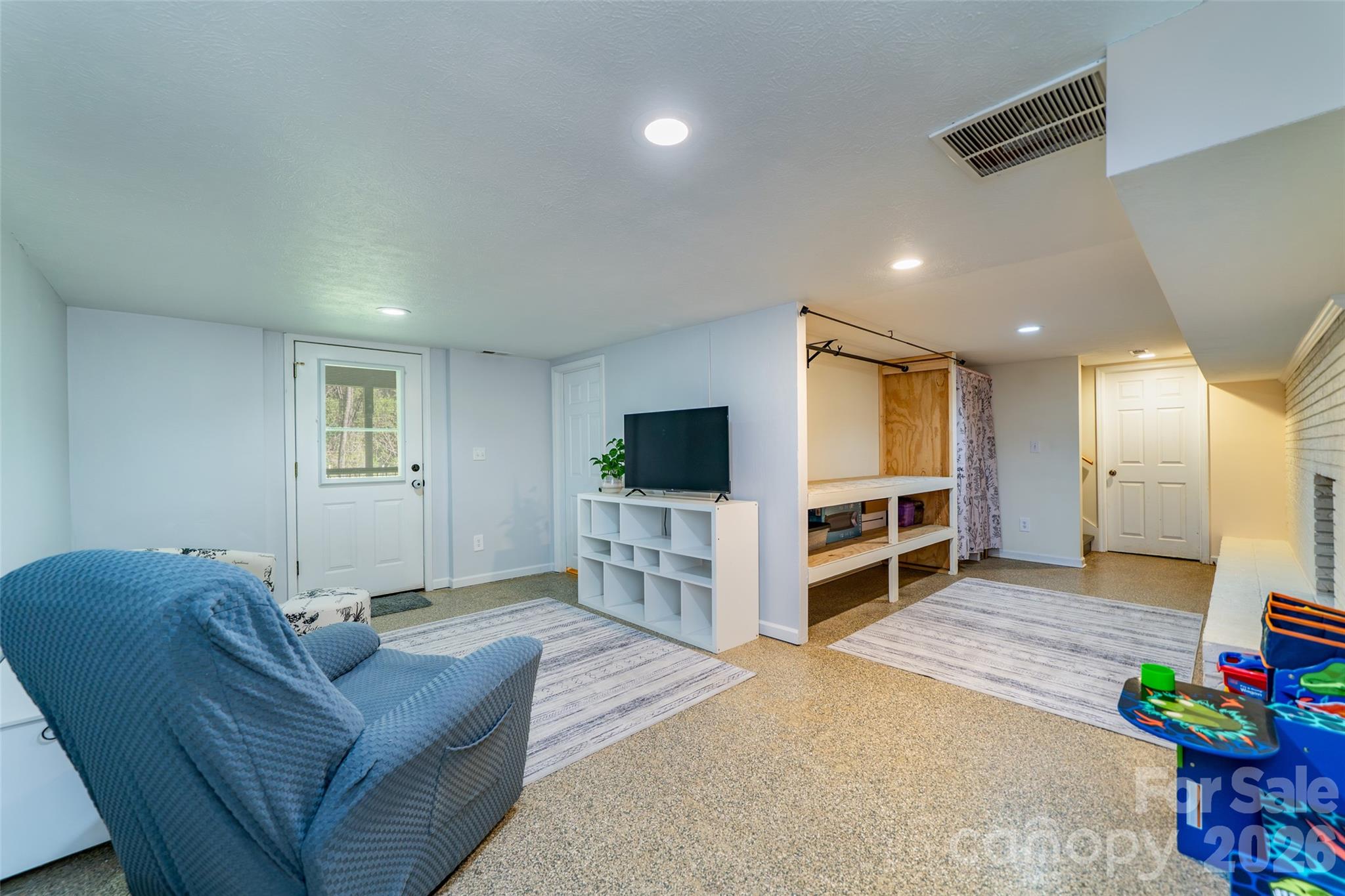 913 Dorothy Street — Hendersonville