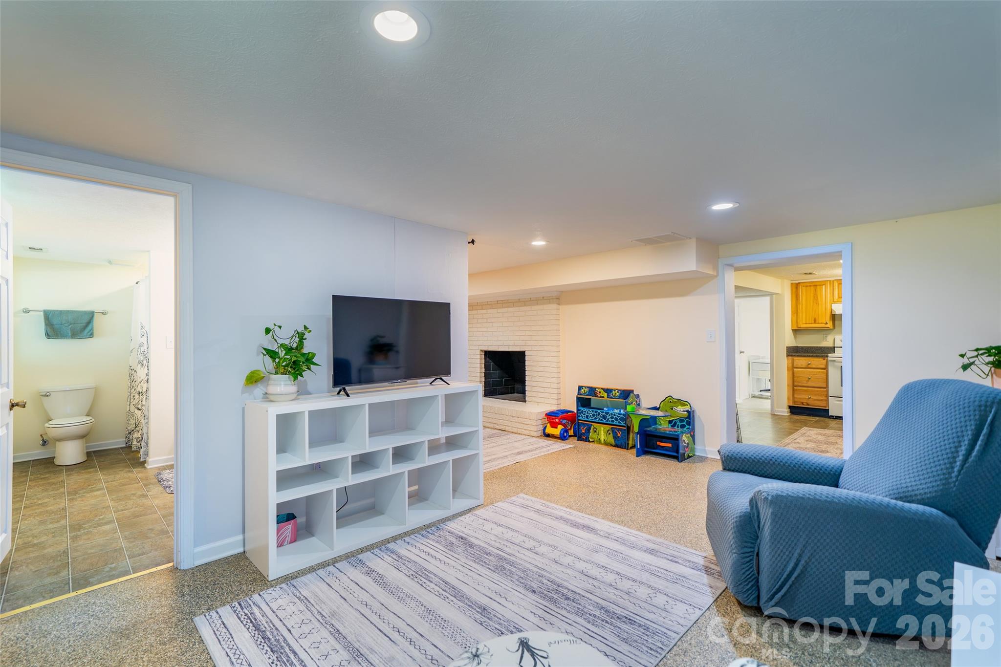 913 Dorothy Street — Hendersonville