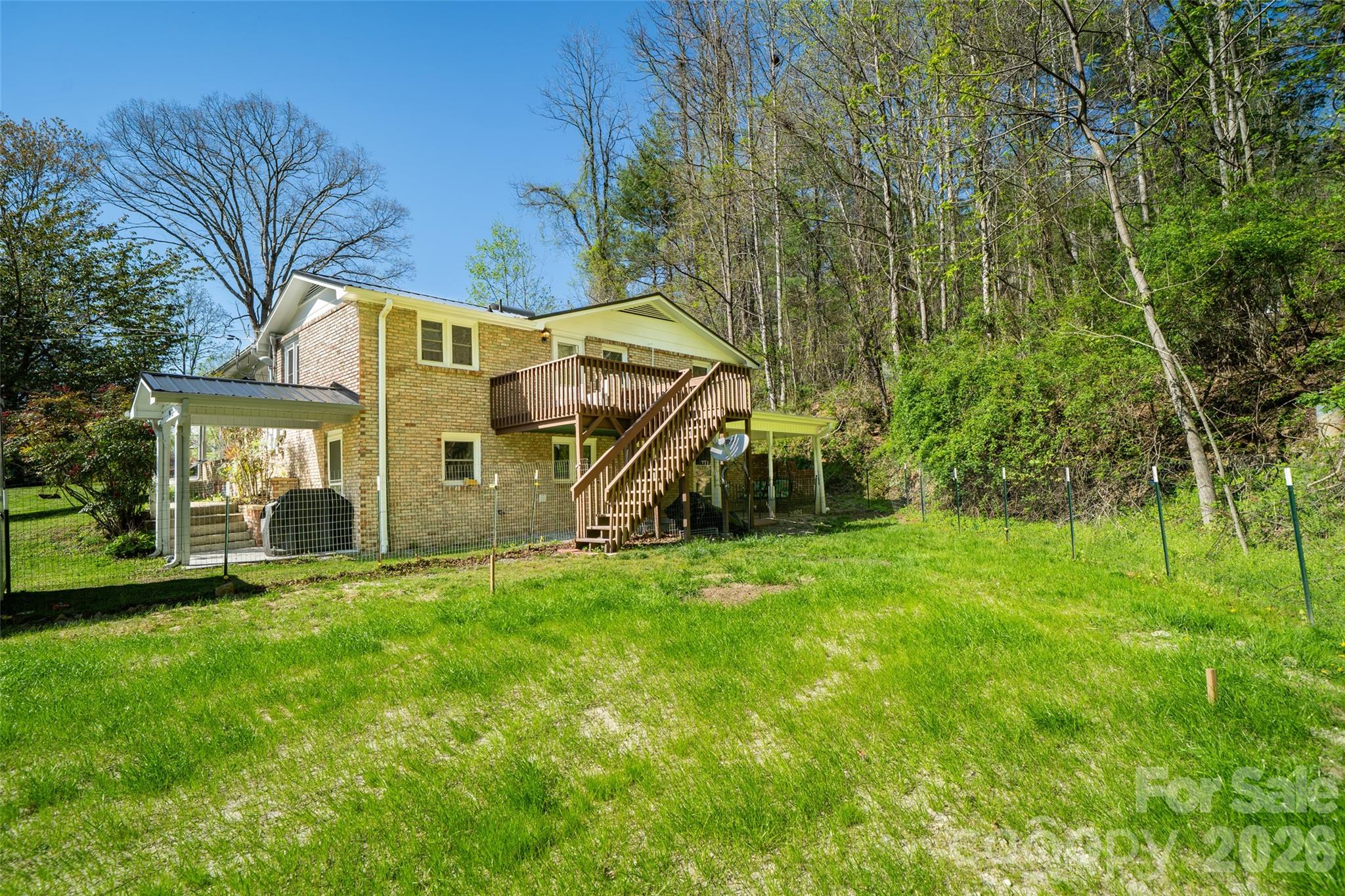 913 Dorothy Street — Hendersonville