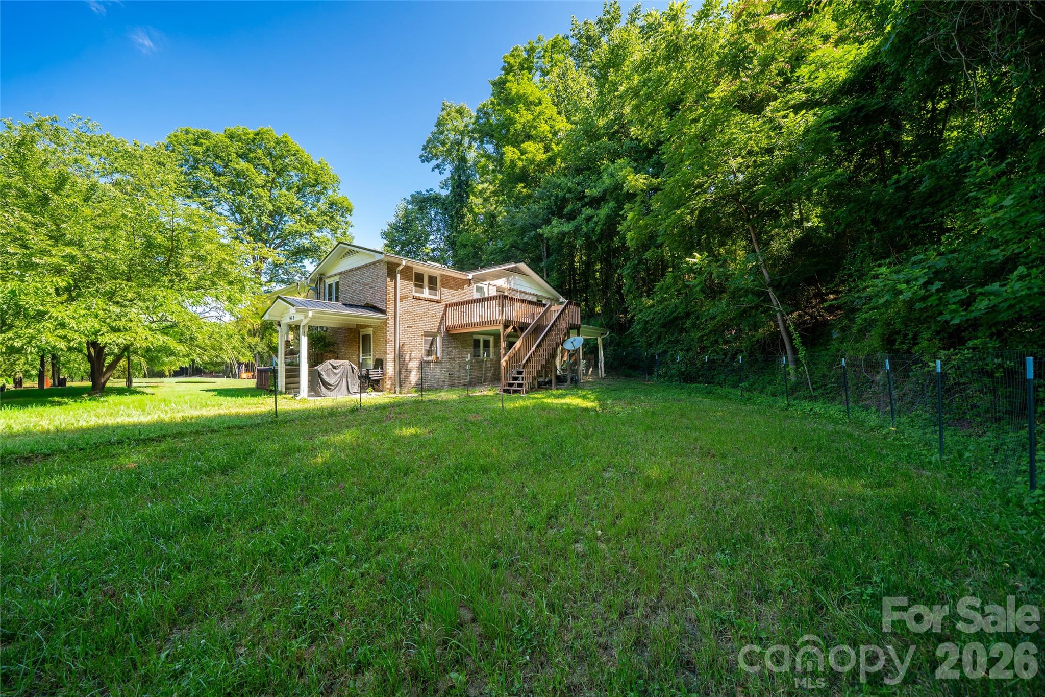 913 Dorothy Street — Hendersonville