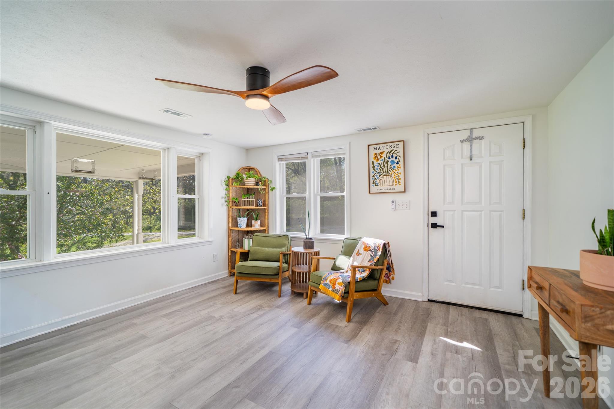 913 Dorothy Street — Hendersonville