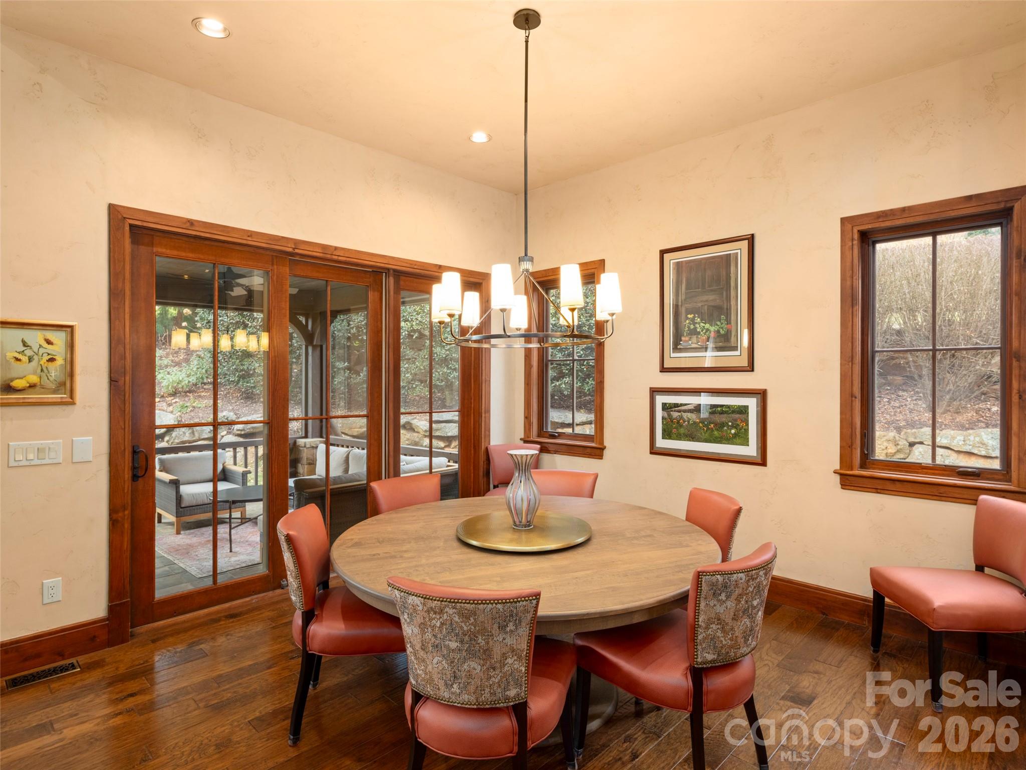 575 Walnut Valley Parkway — Arden