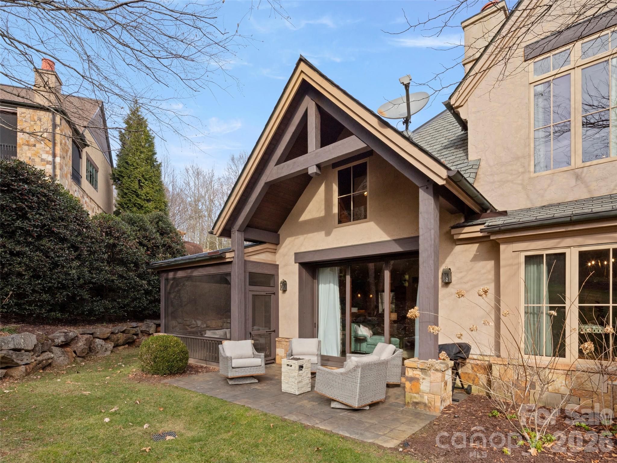 575 Walnut Valley Parkway — Arden