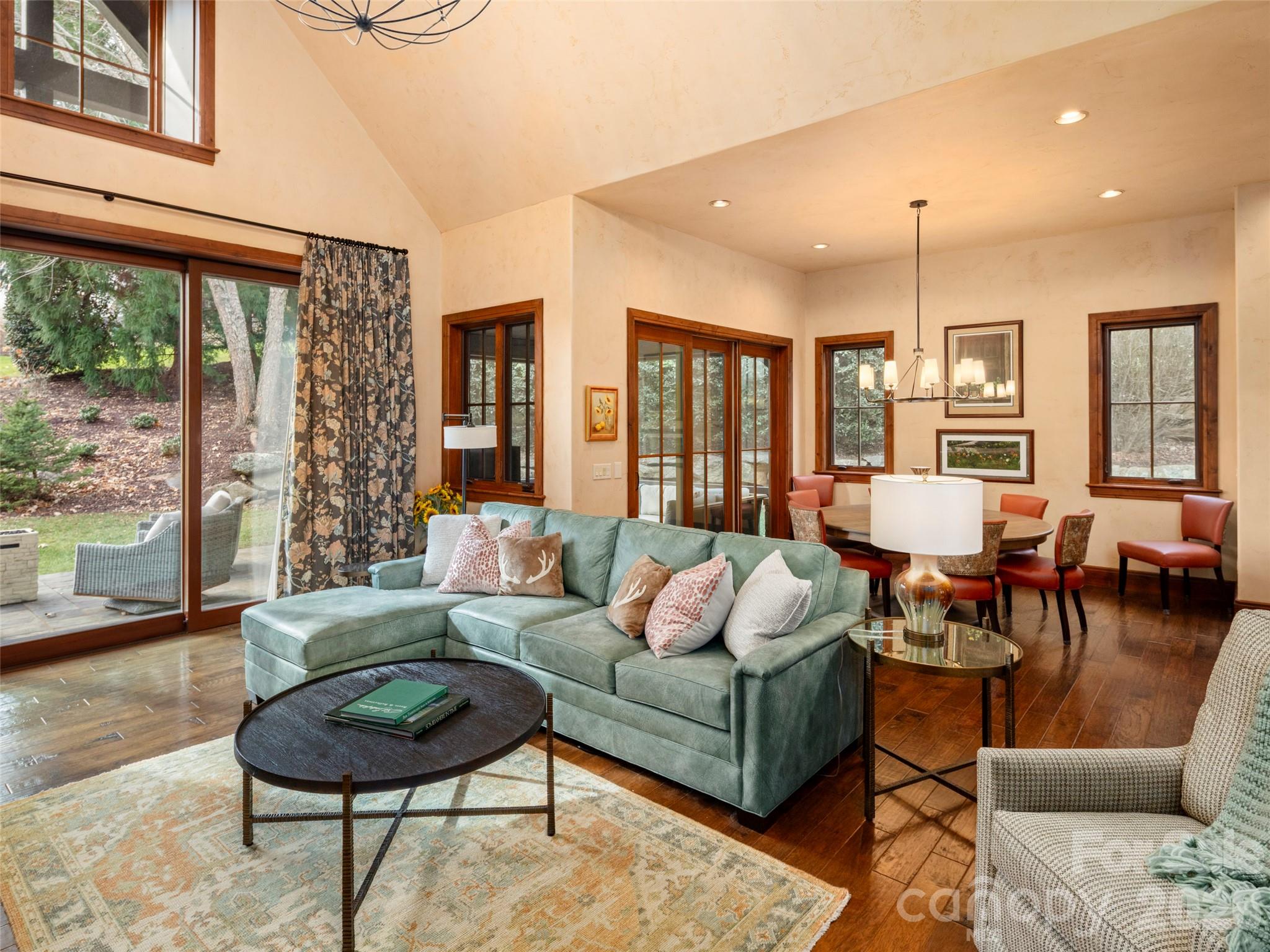 575 Walnut Valley Parkway — Arden