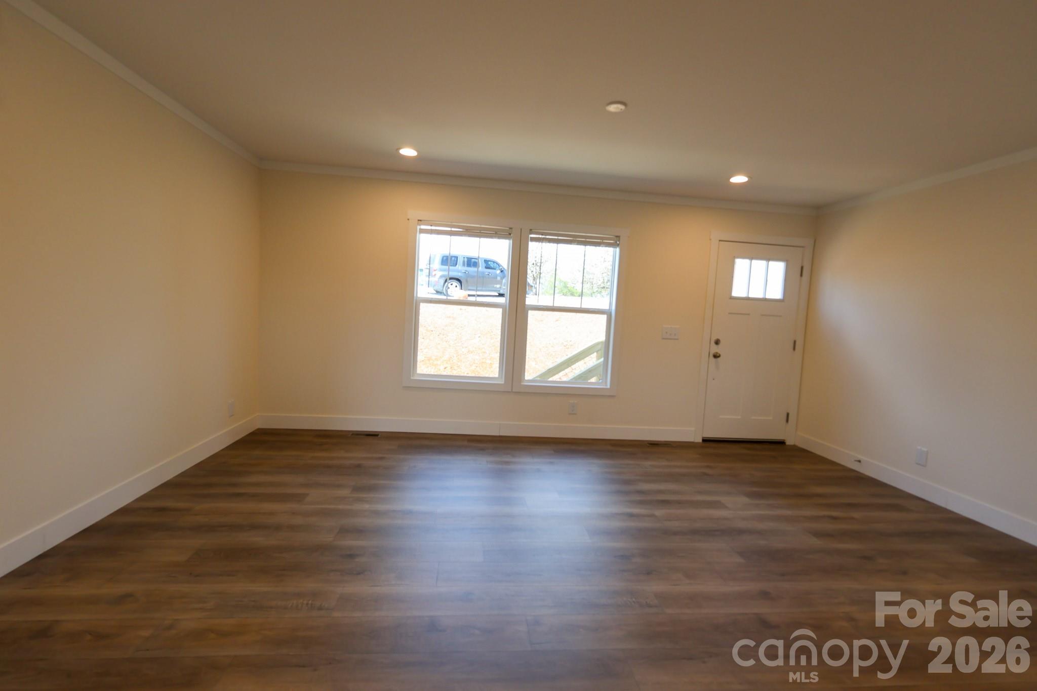 90 S Cascades Drive — Nebo