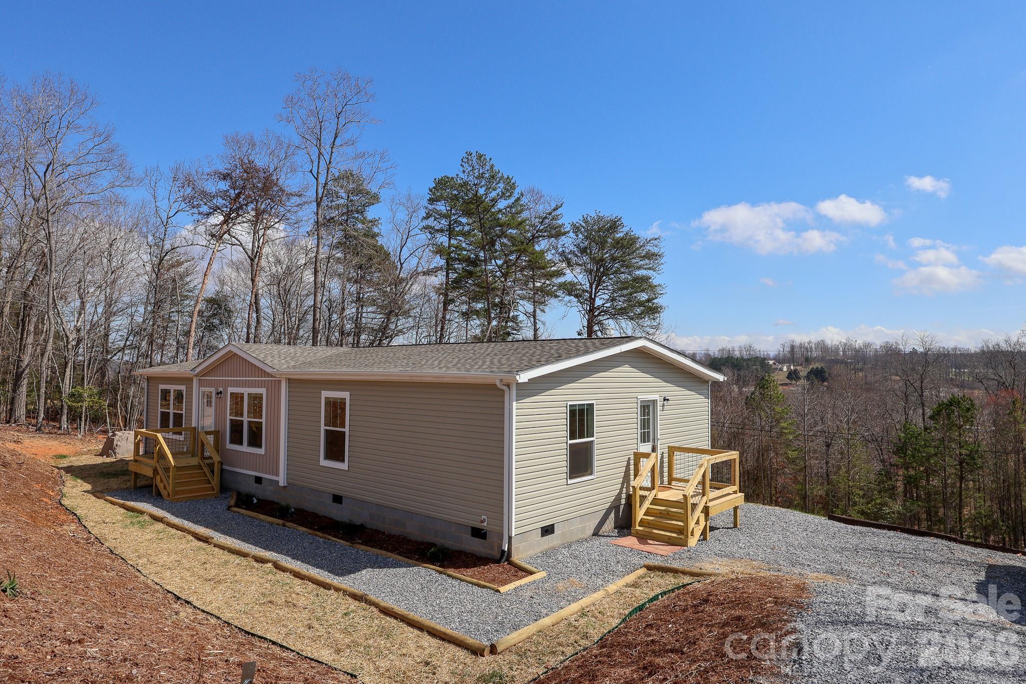 90 S Cascades Drive — Nebo