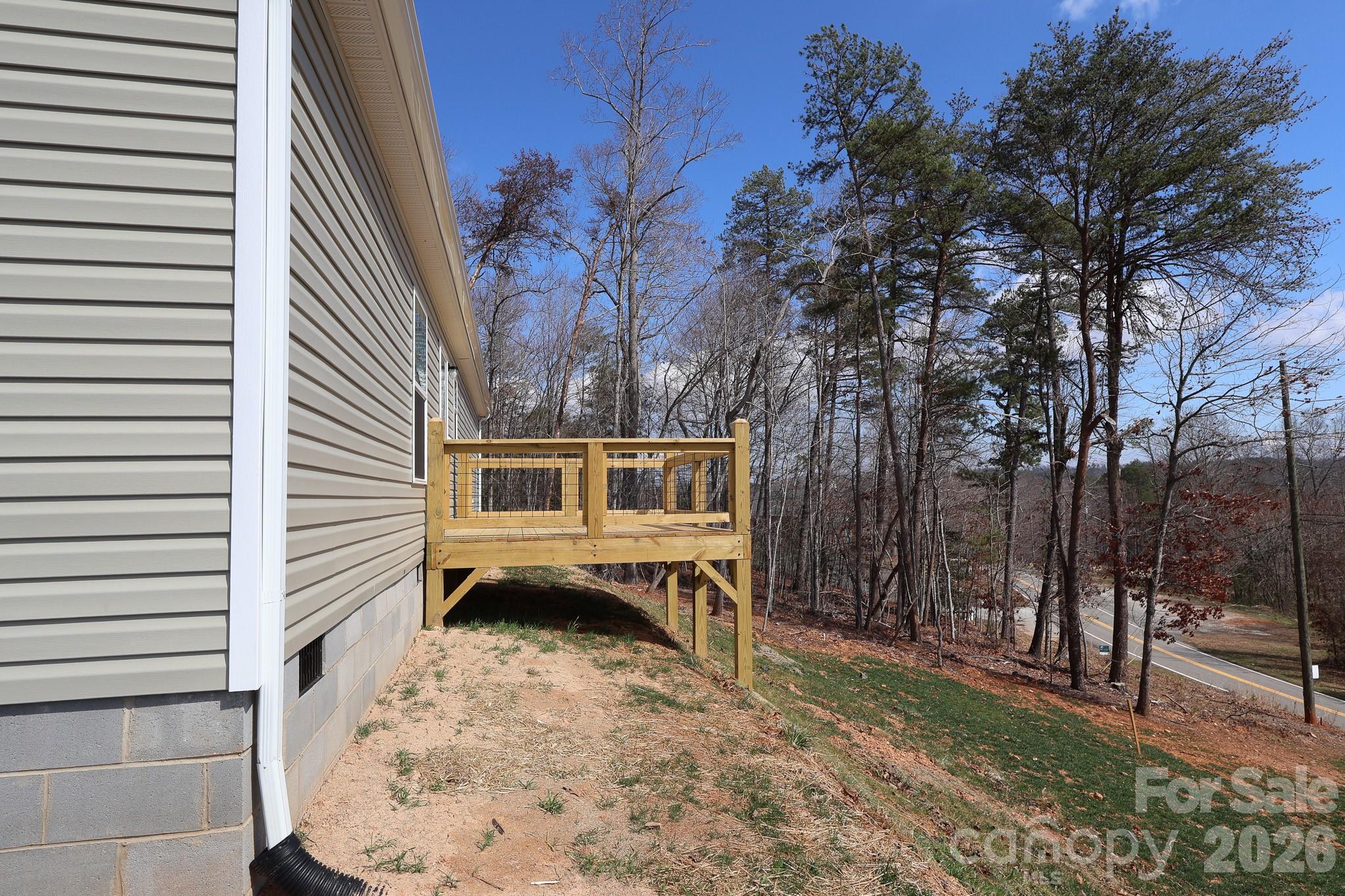 90 S Cascades Drive — Nebo