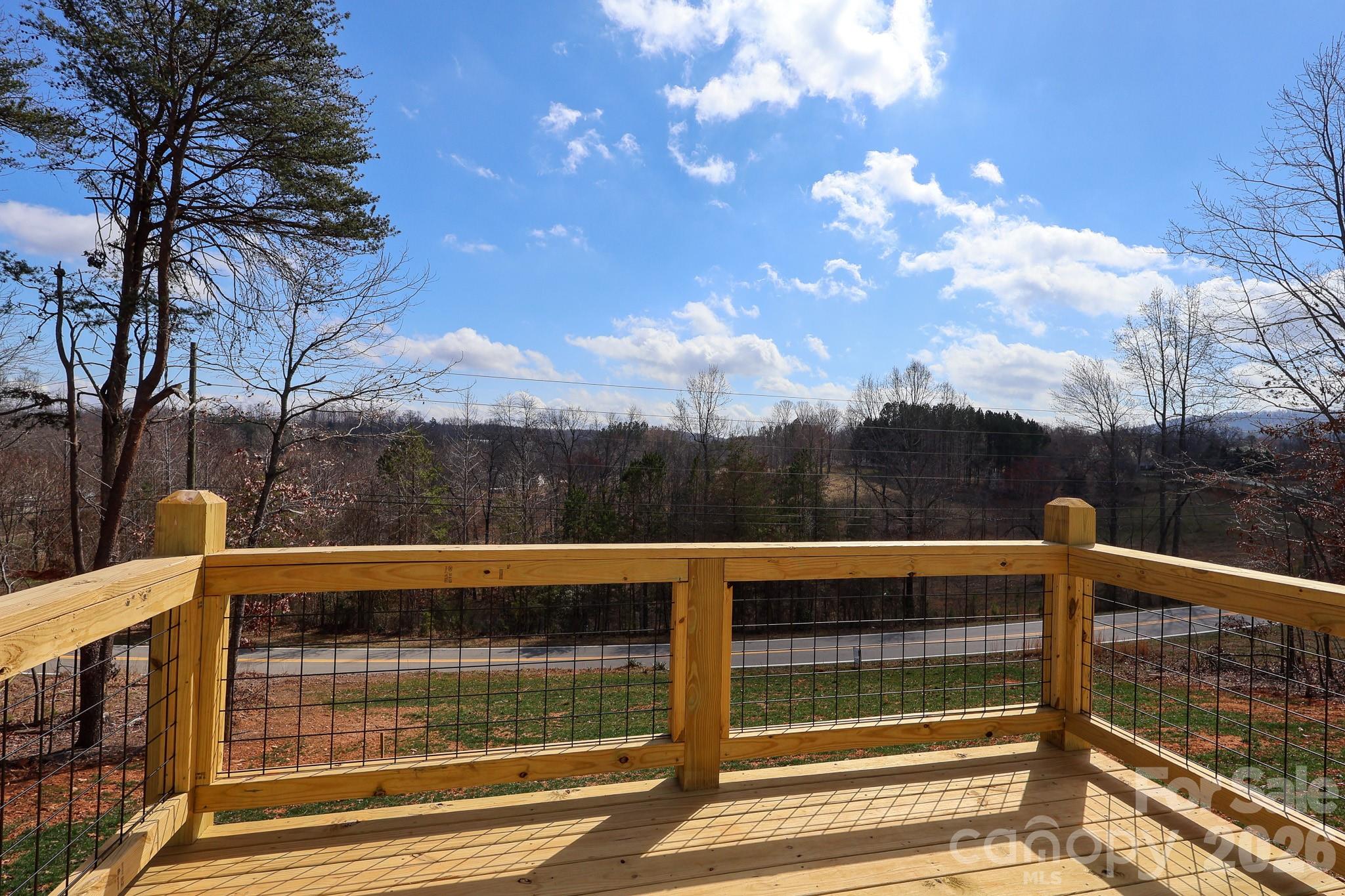 90 S Cascades Drive — Nebo