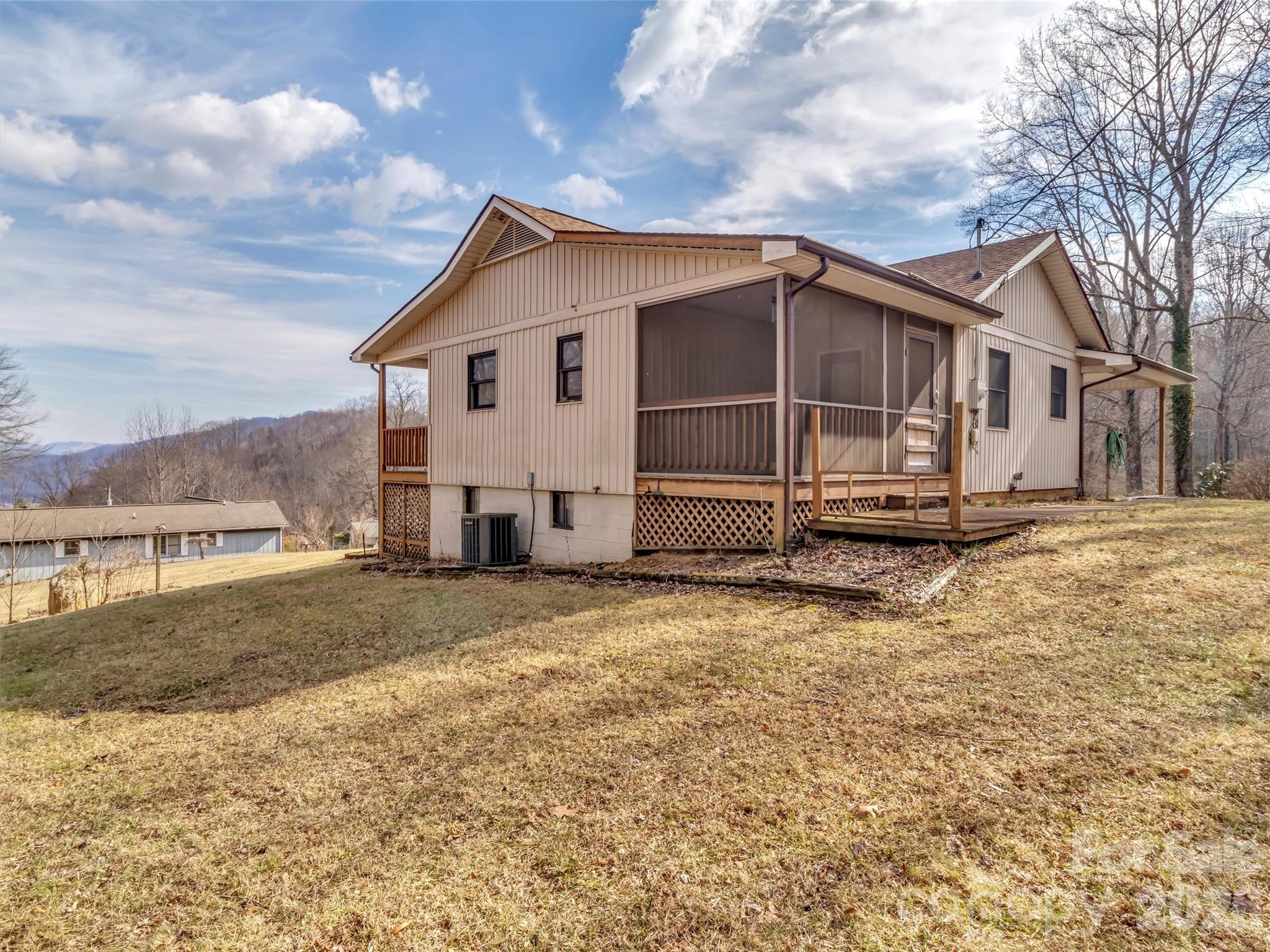 122 Vinewood Drive — Waynesville
