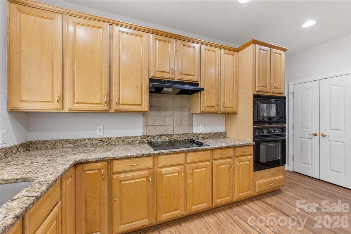 11143 Knight Castle Drive #20 — Charlotte
