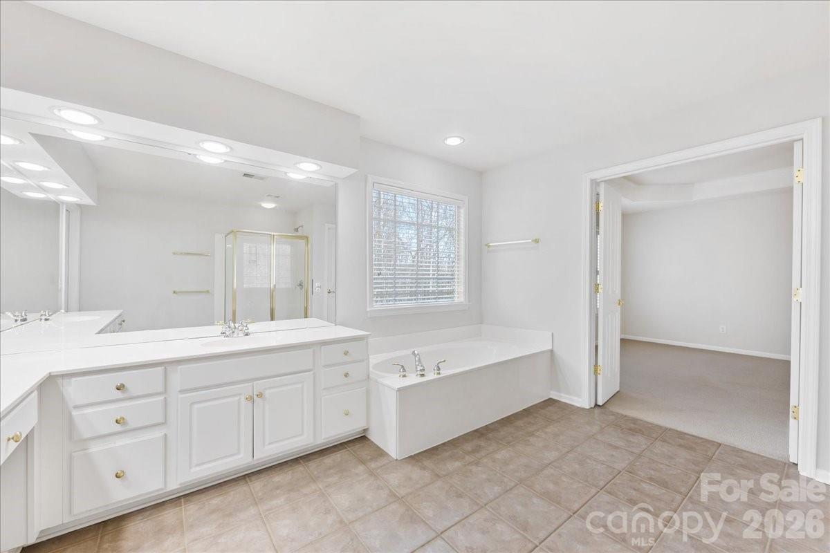 11143 Knight Castle Drive #20 — Charlotte