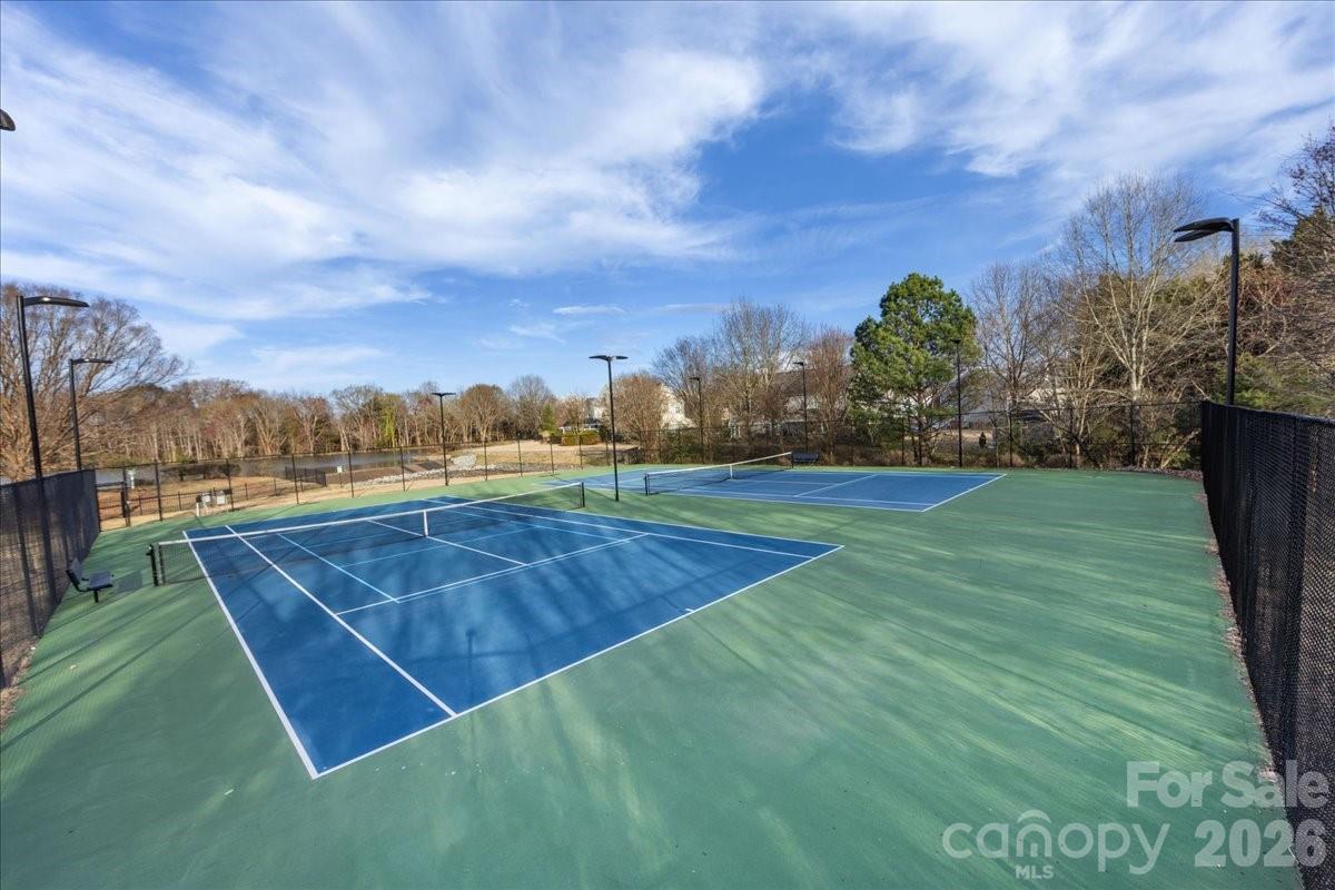 11143 Knight Castle Drive #20 — Charlotte