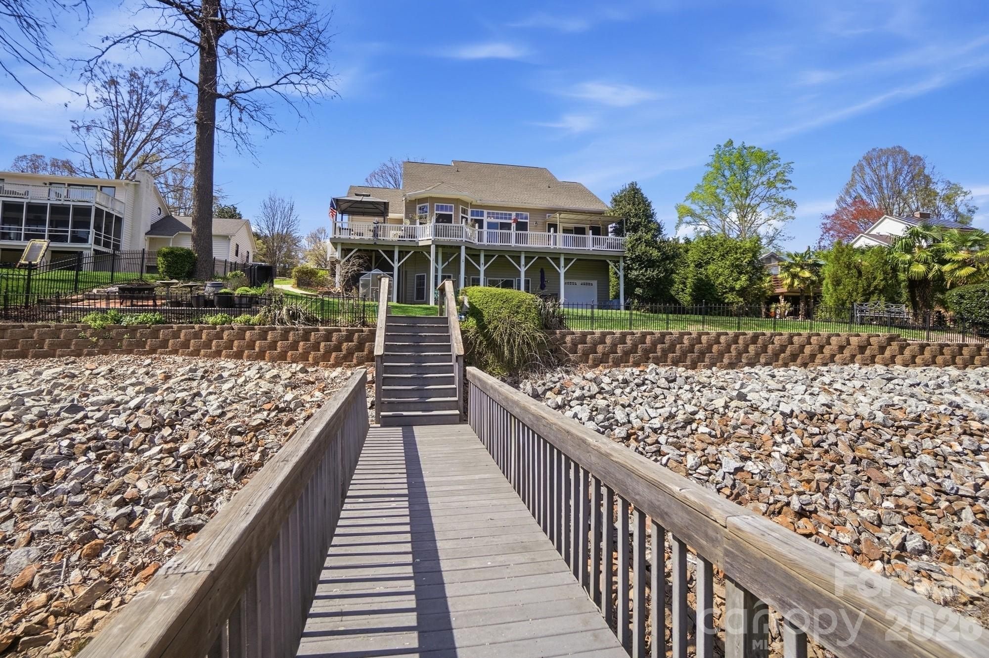 186 Hazelton Loop — Mooresville